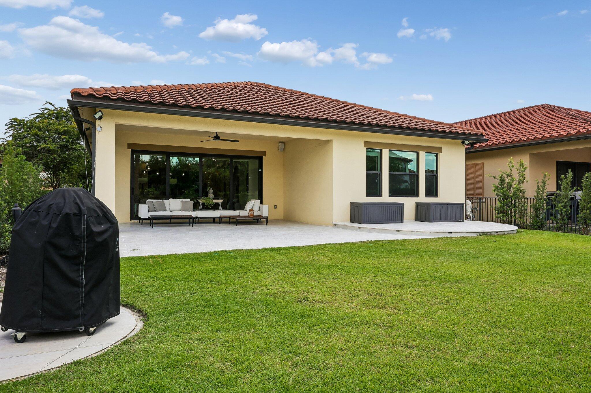 PARKLAND BAY - Residential