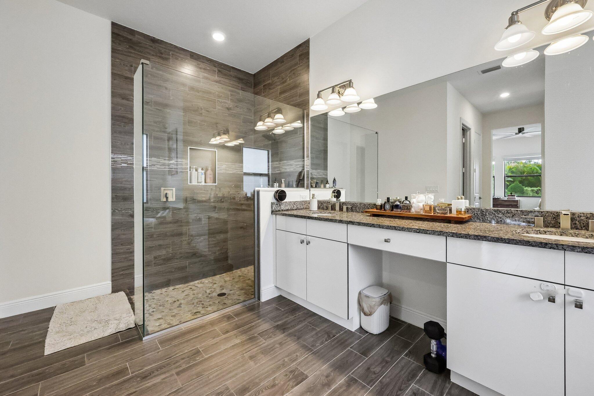 PARKLAND BAY - Residential