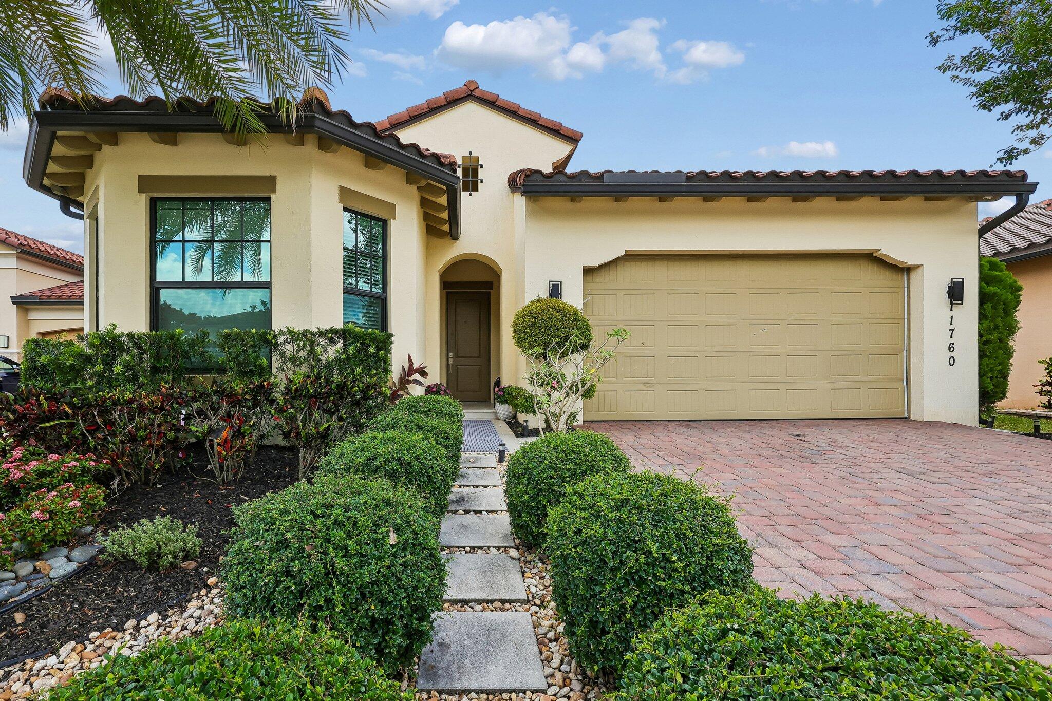 PARKLAND BAY - Residential