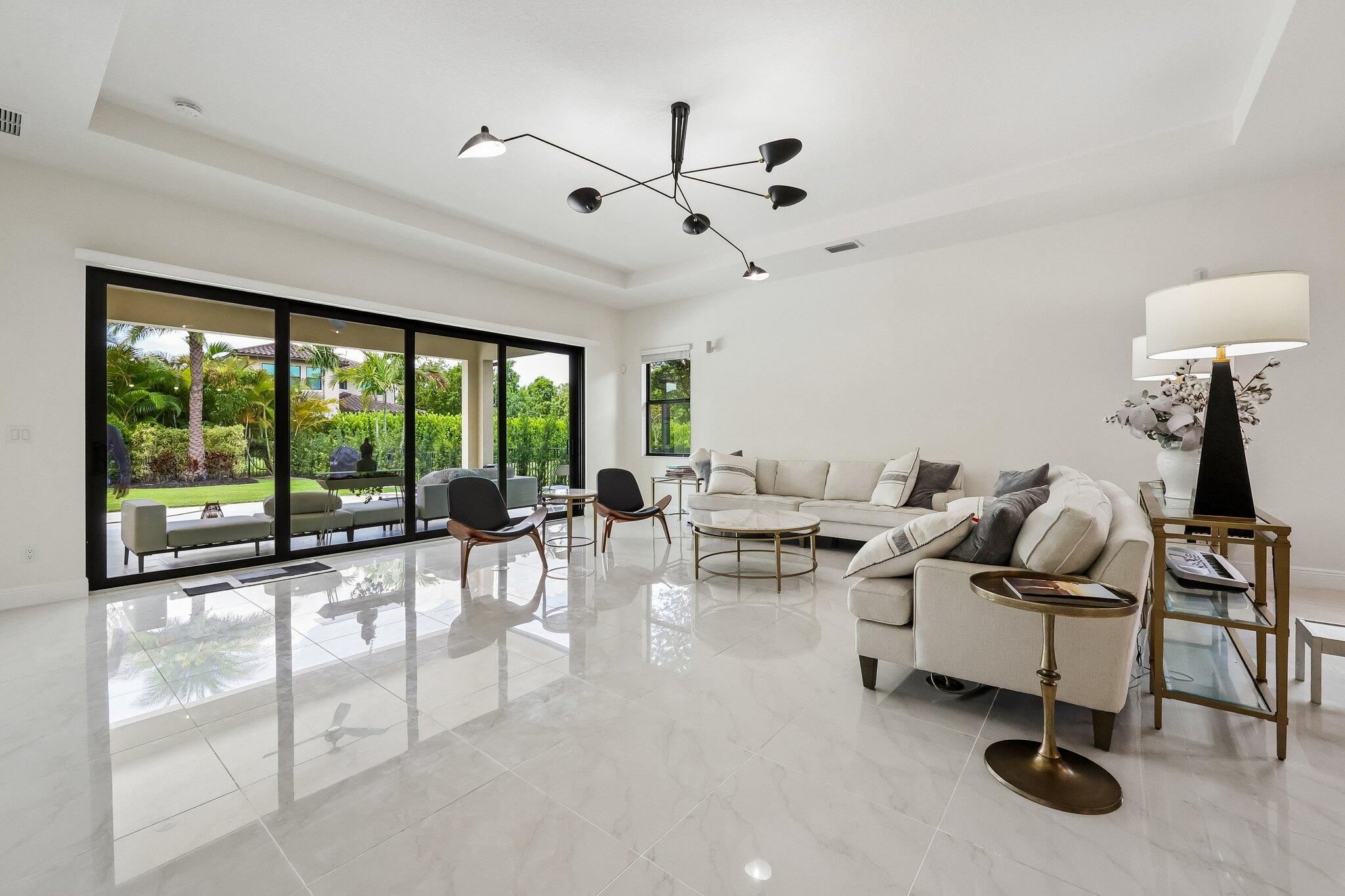 PARKLAND BAY - Residential