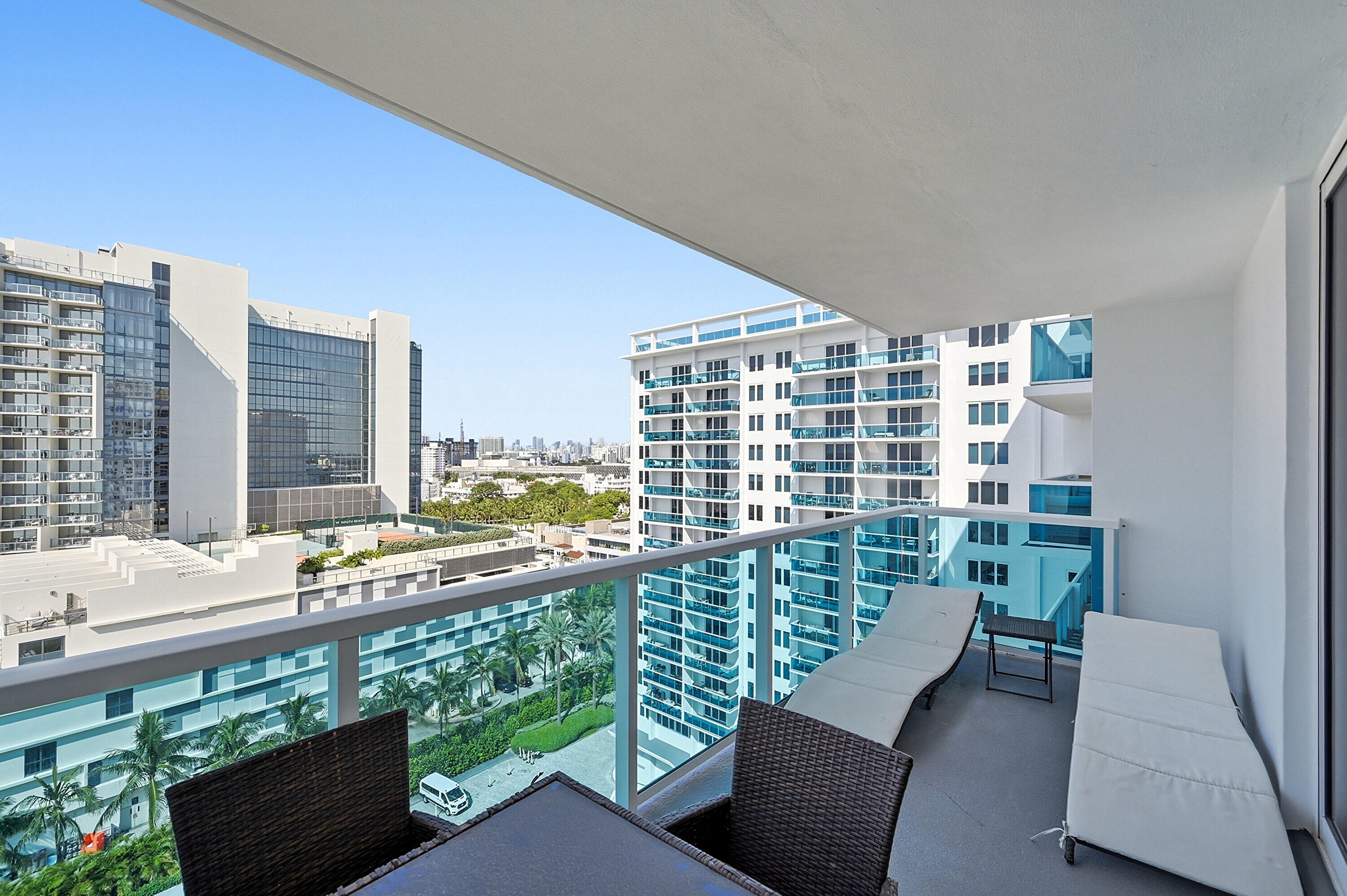 RONEY PALACE CONDO - Residential