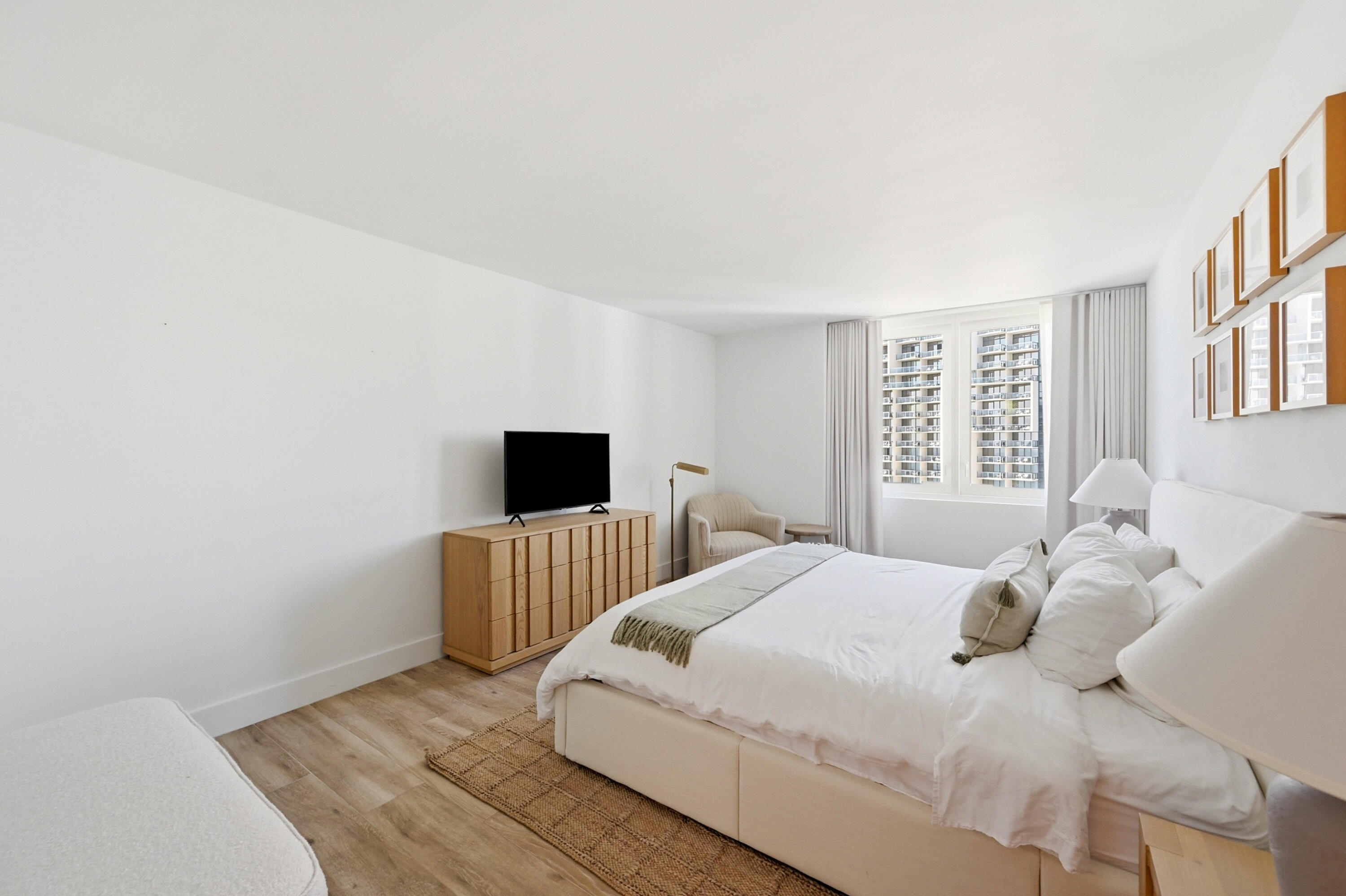 RONEY PALACE CONDO - Residential