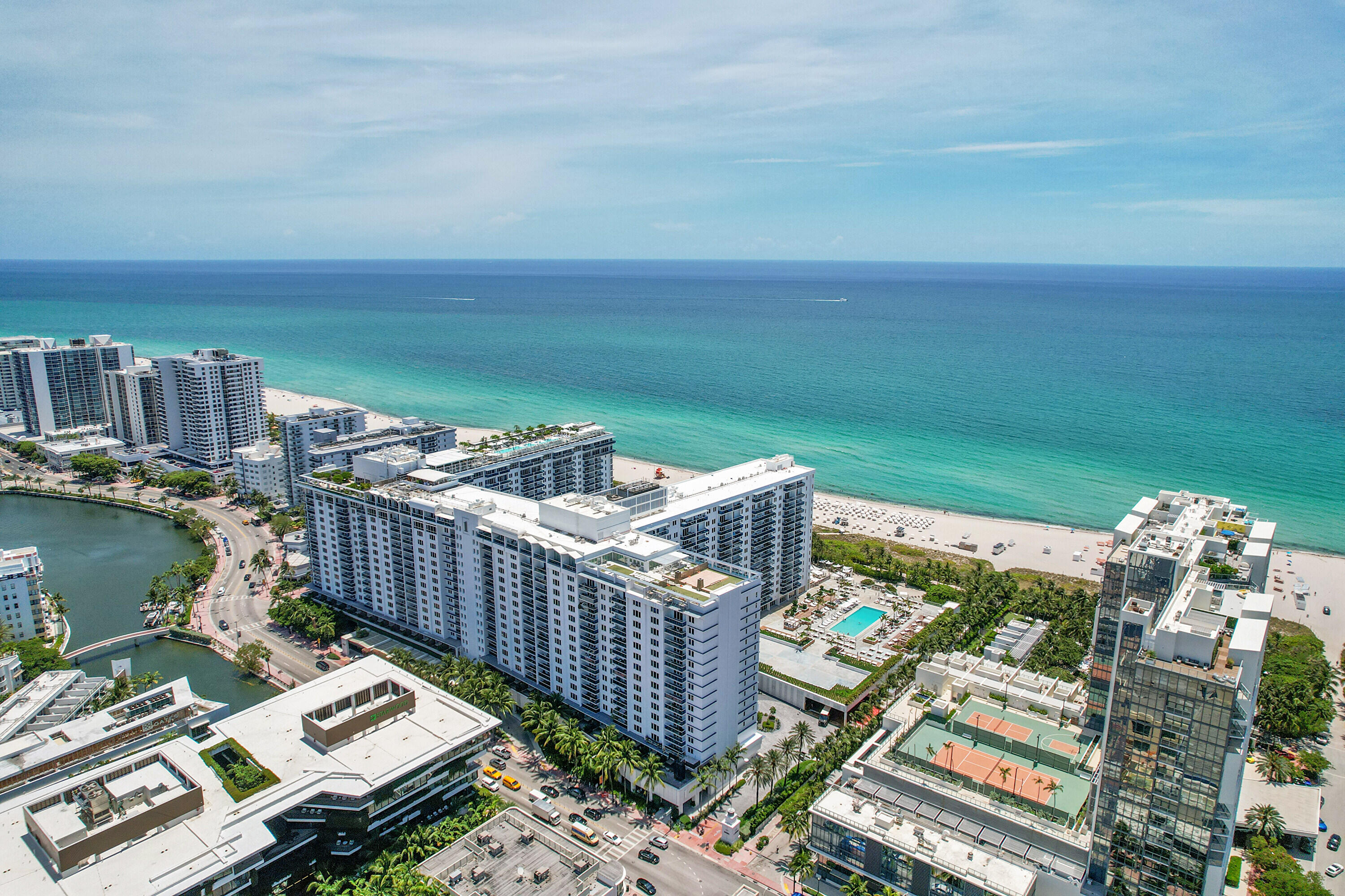 RONEY PALACE CONDO - Residential