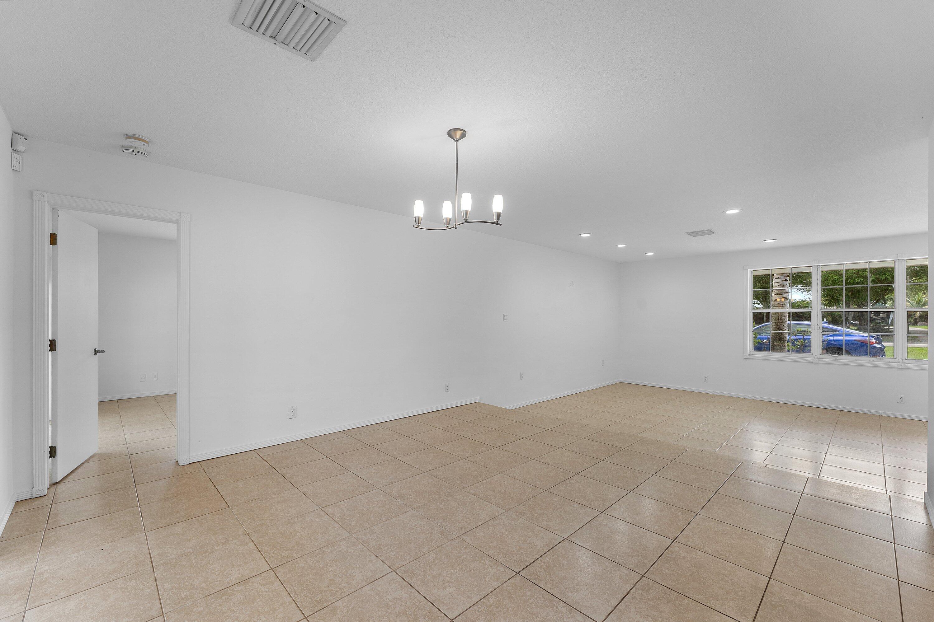 PALM BEACH FARMS CO 3 - Residential