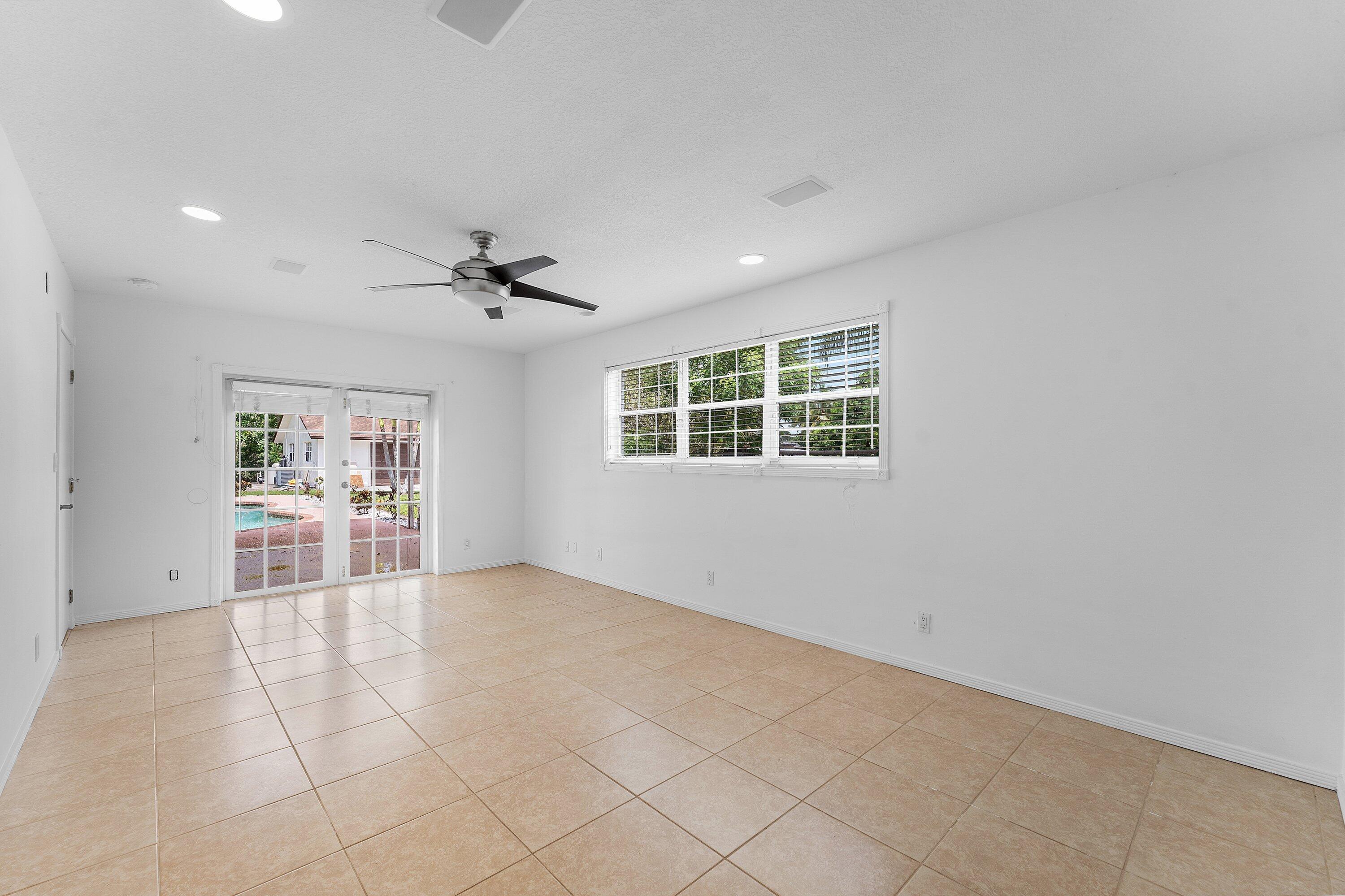 PALM BEACH FARMS CO 3 - Residential