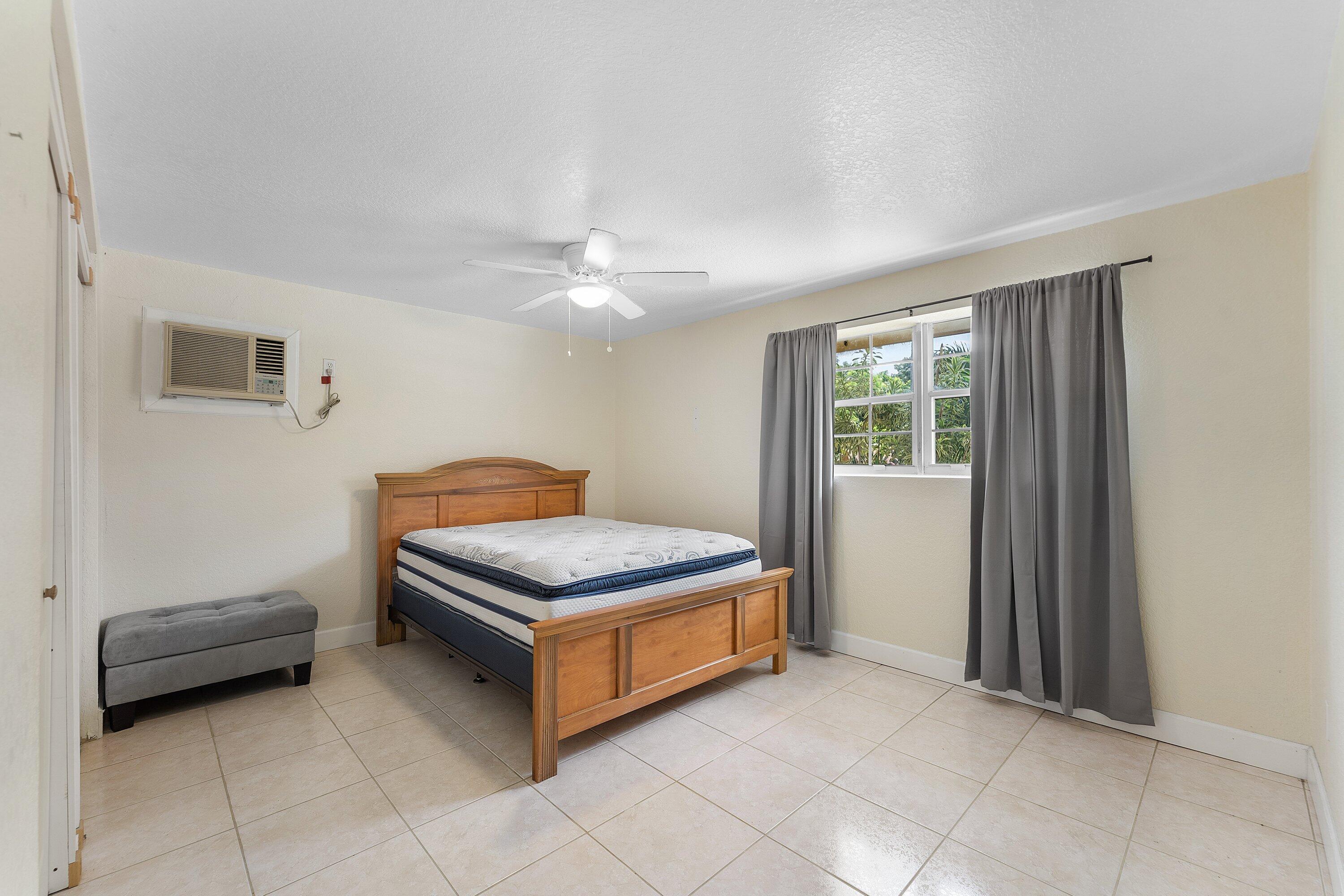 PALM BEACH FARMS CO 3 - Residential