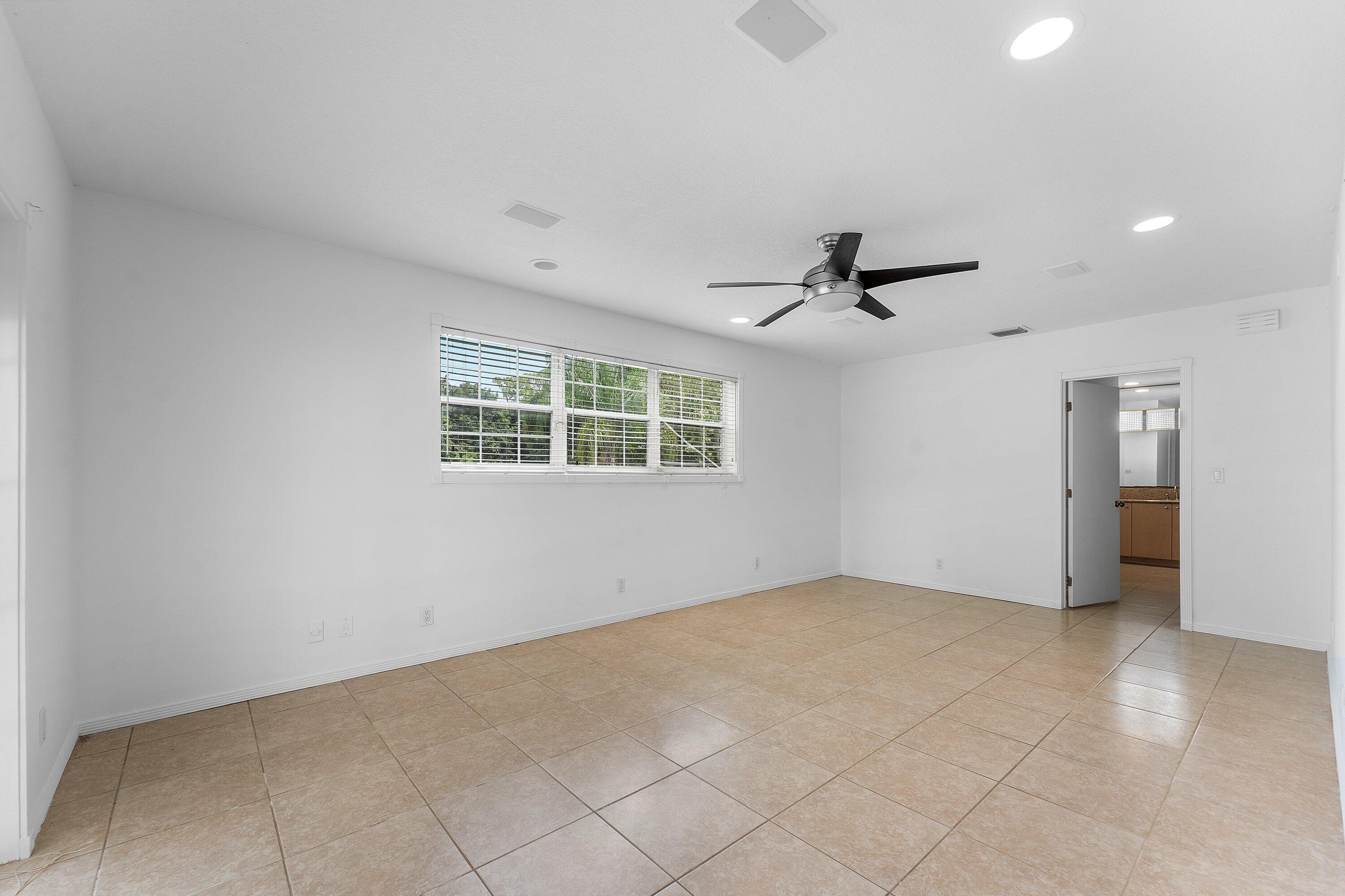PALM BEACH FARMS CO 3 - Residential