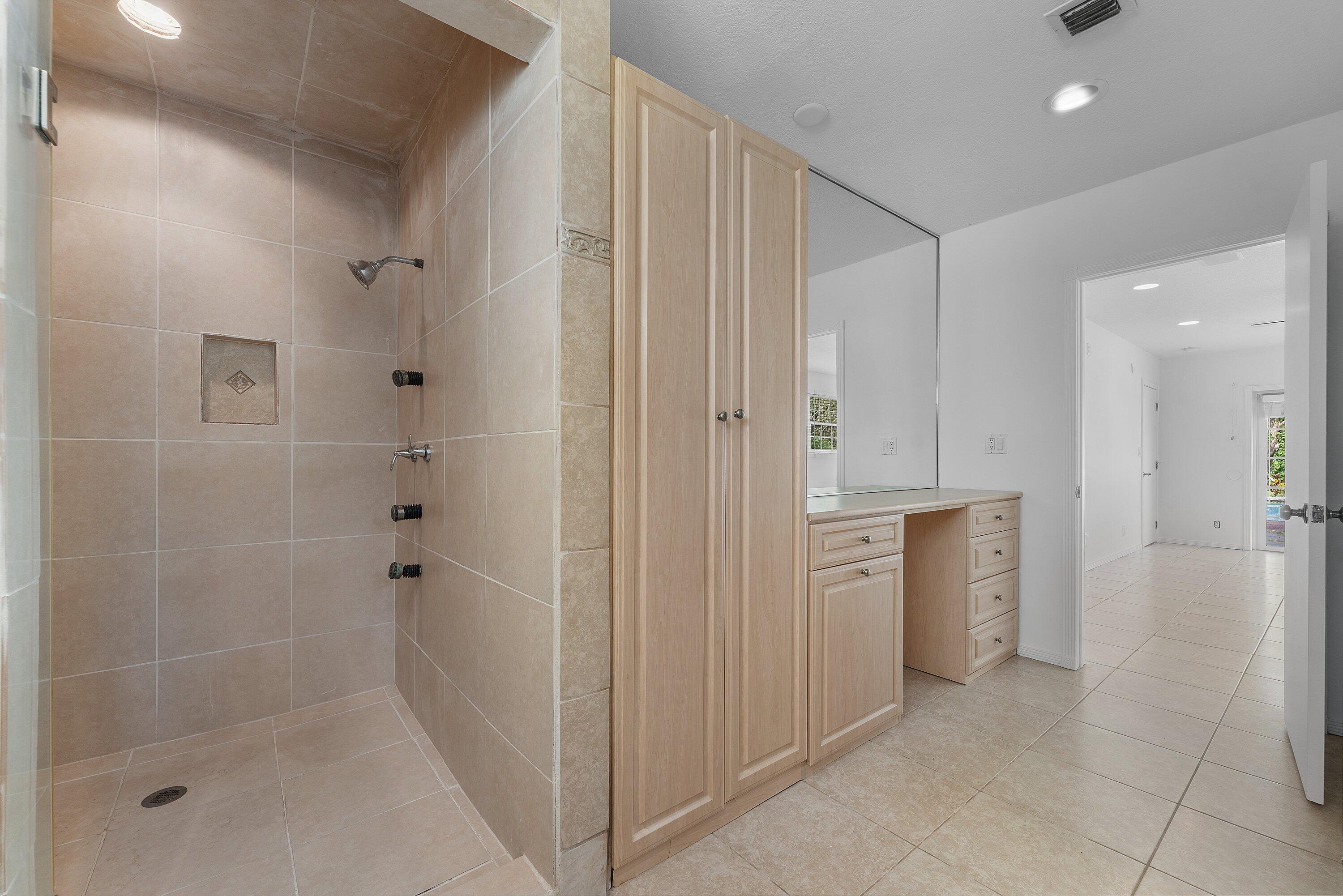 PALM BEACH FARMS CO 3 - Residential