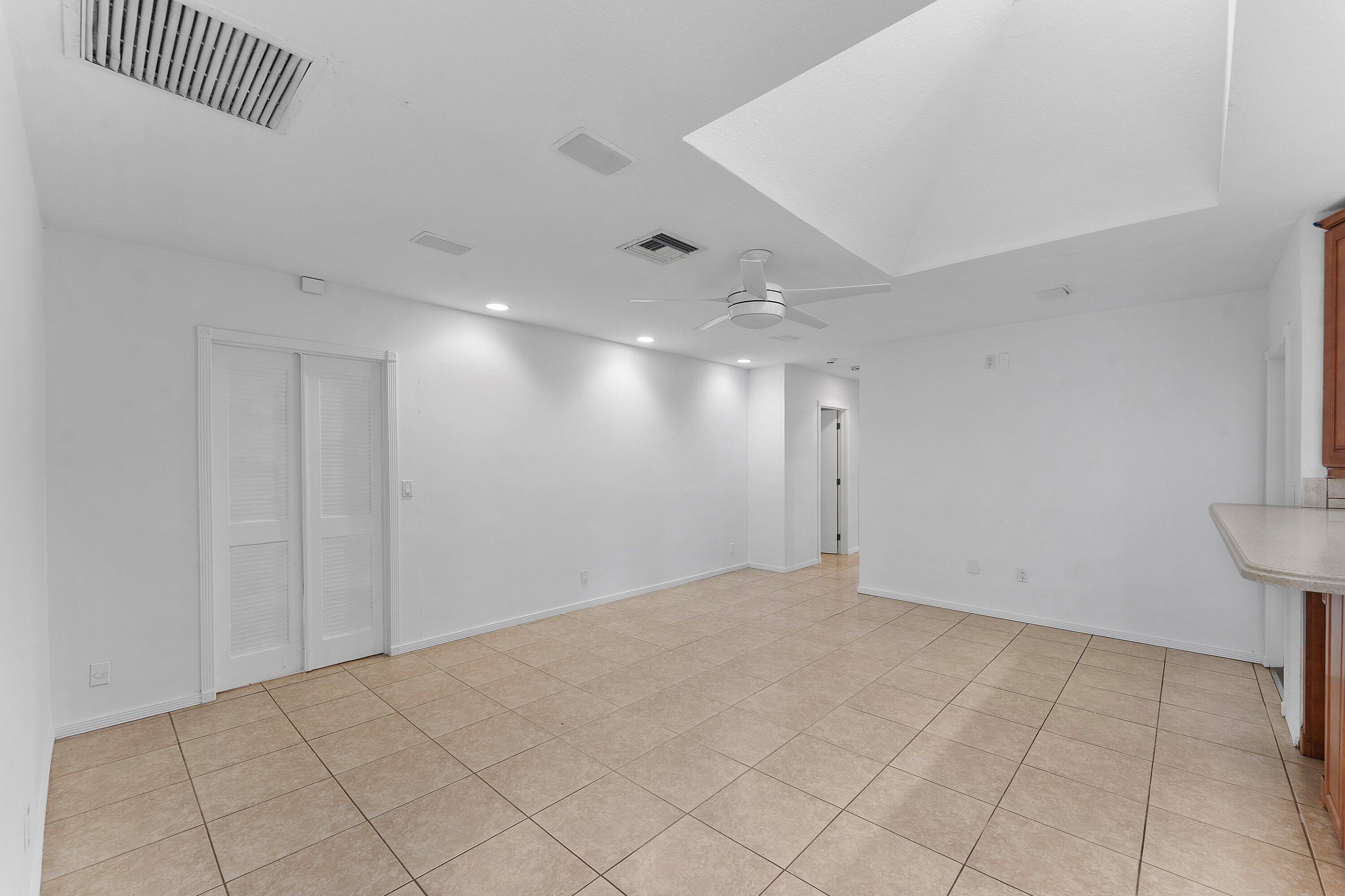 PALM BEACH FARMS CO 3 - Residential