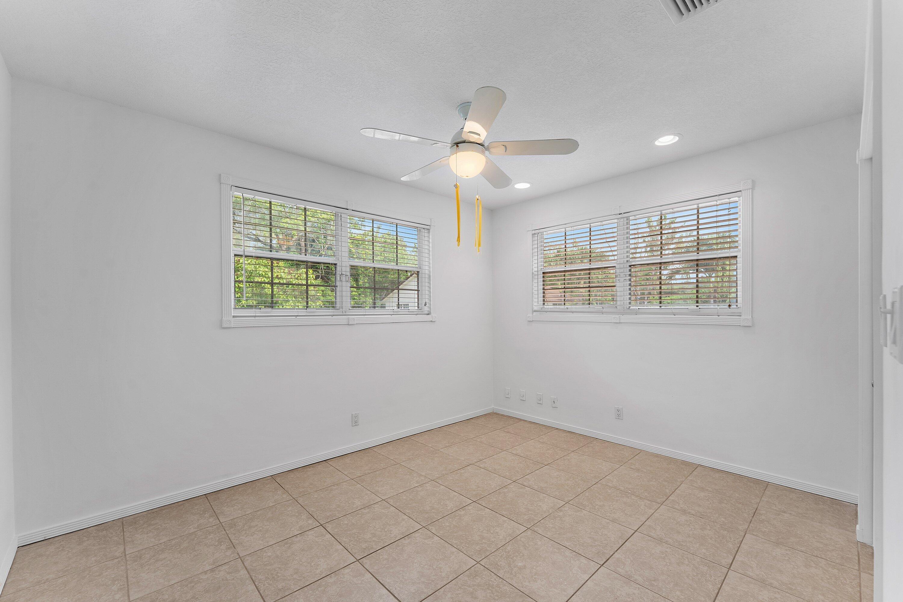 PALM BEACH FARMS CO 3 - Residential