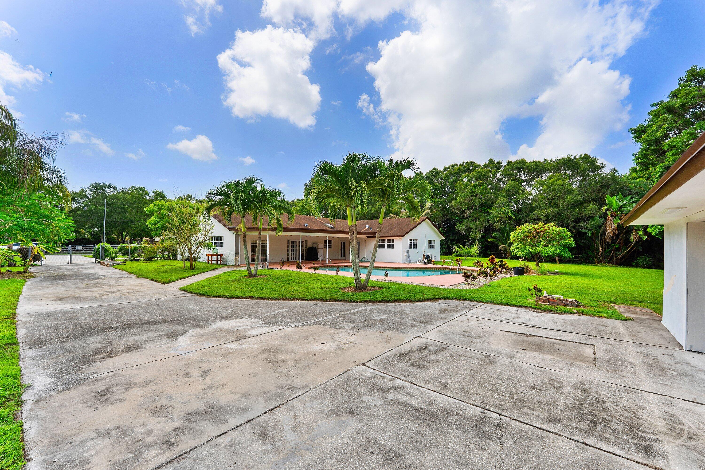 PALM BEACH FARMS CO 3 - Residential