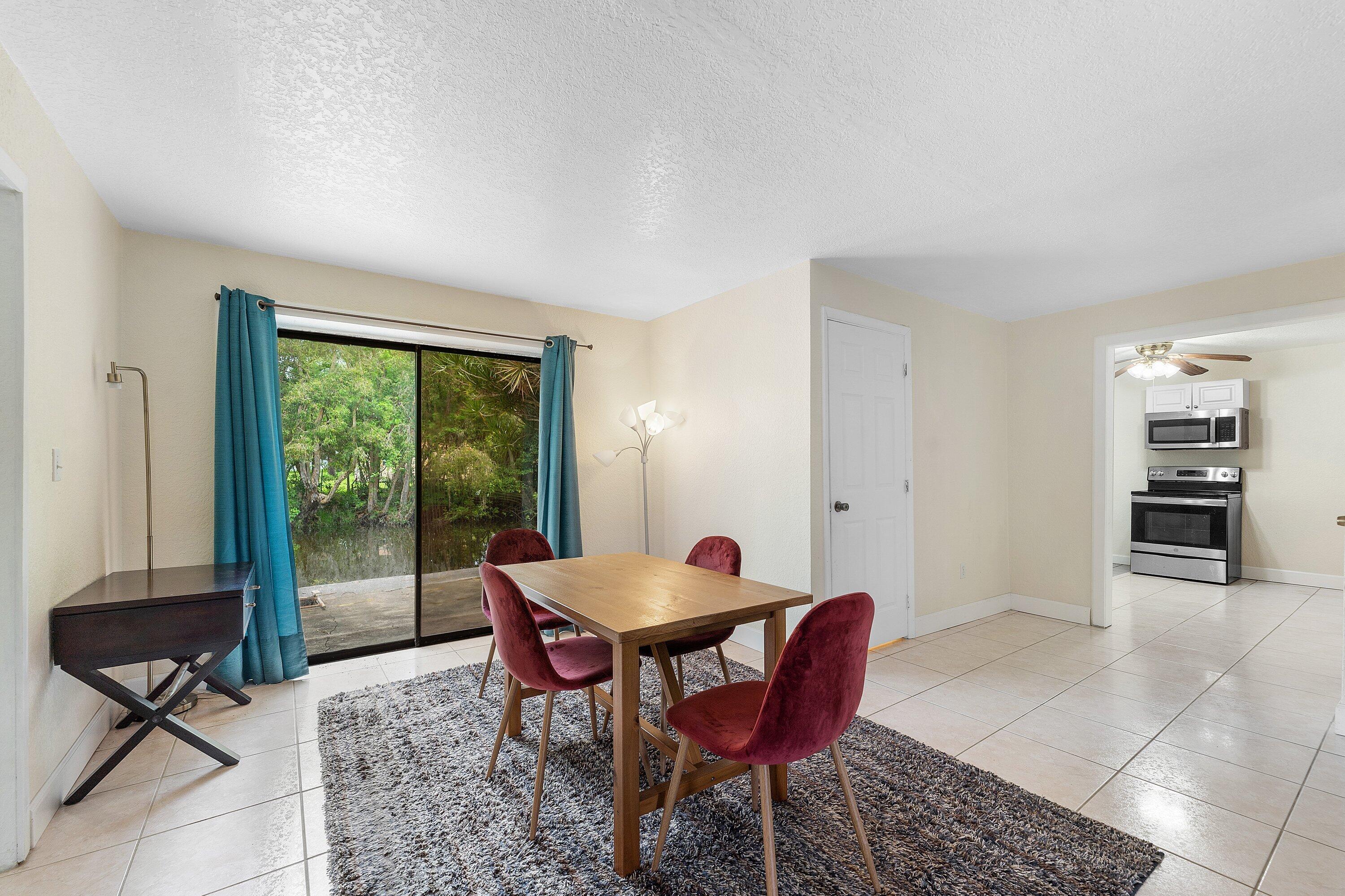 PALM BEACH FARMS CO 3 - Residential