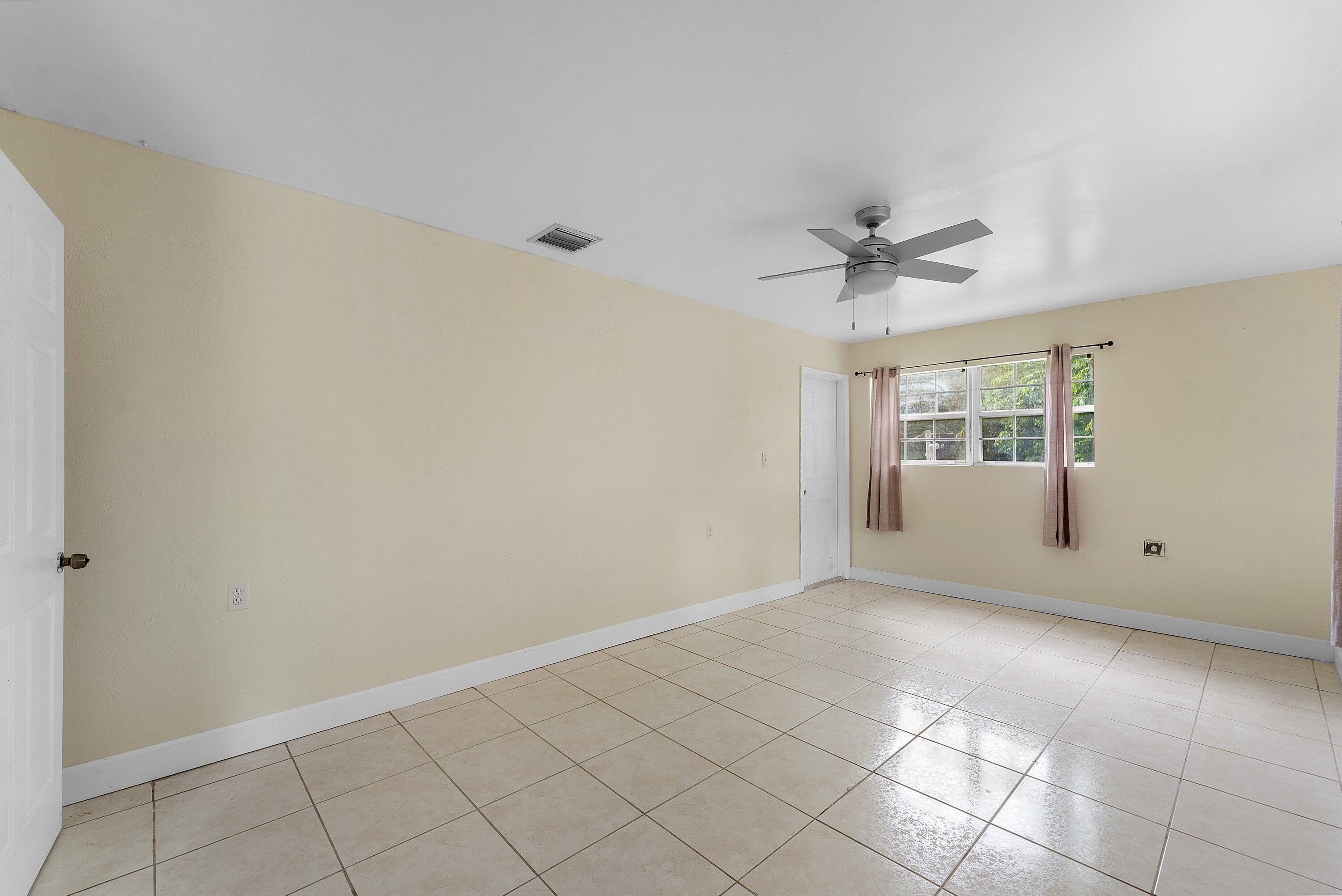 PALM BEACH FARMS CO 3 - Residential