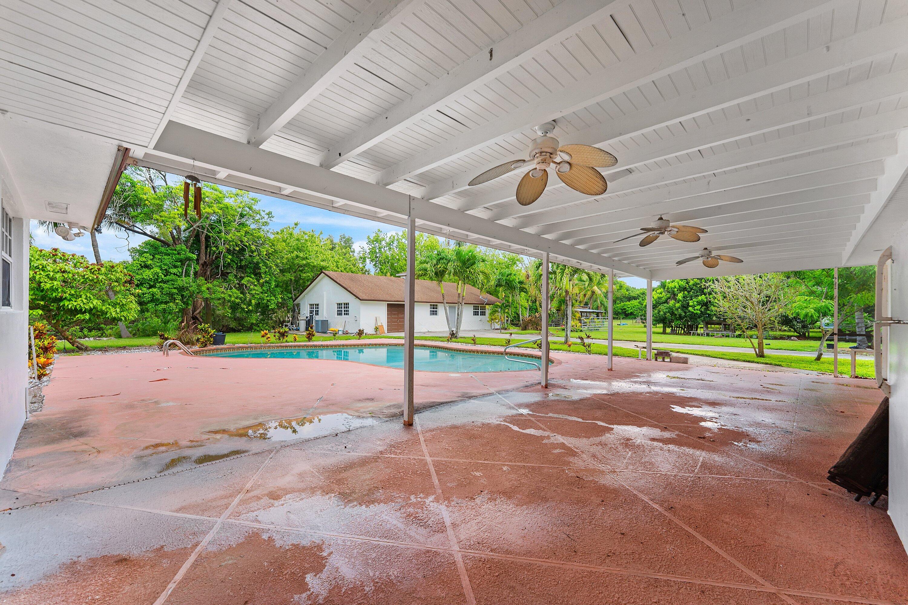 PALM BEACH FARMS CO 3 - Residential