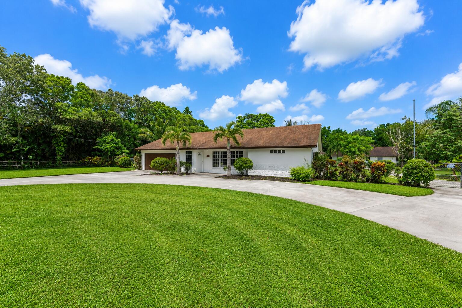 PALM BEACH FARMS CO 3 - Residential