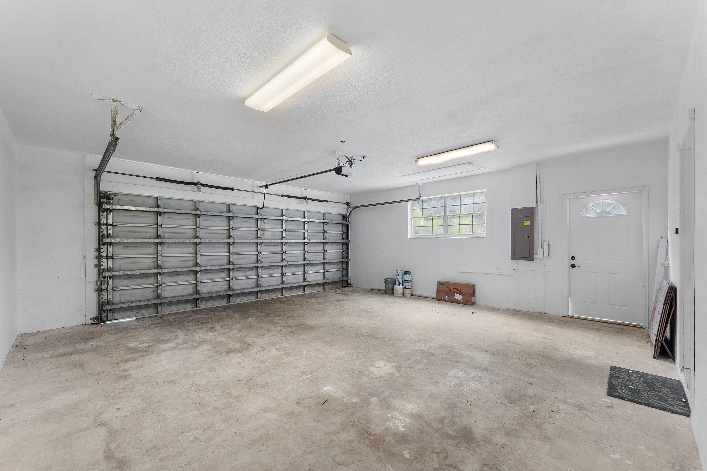 PALM BEACH FARMS CO 3 - Residential