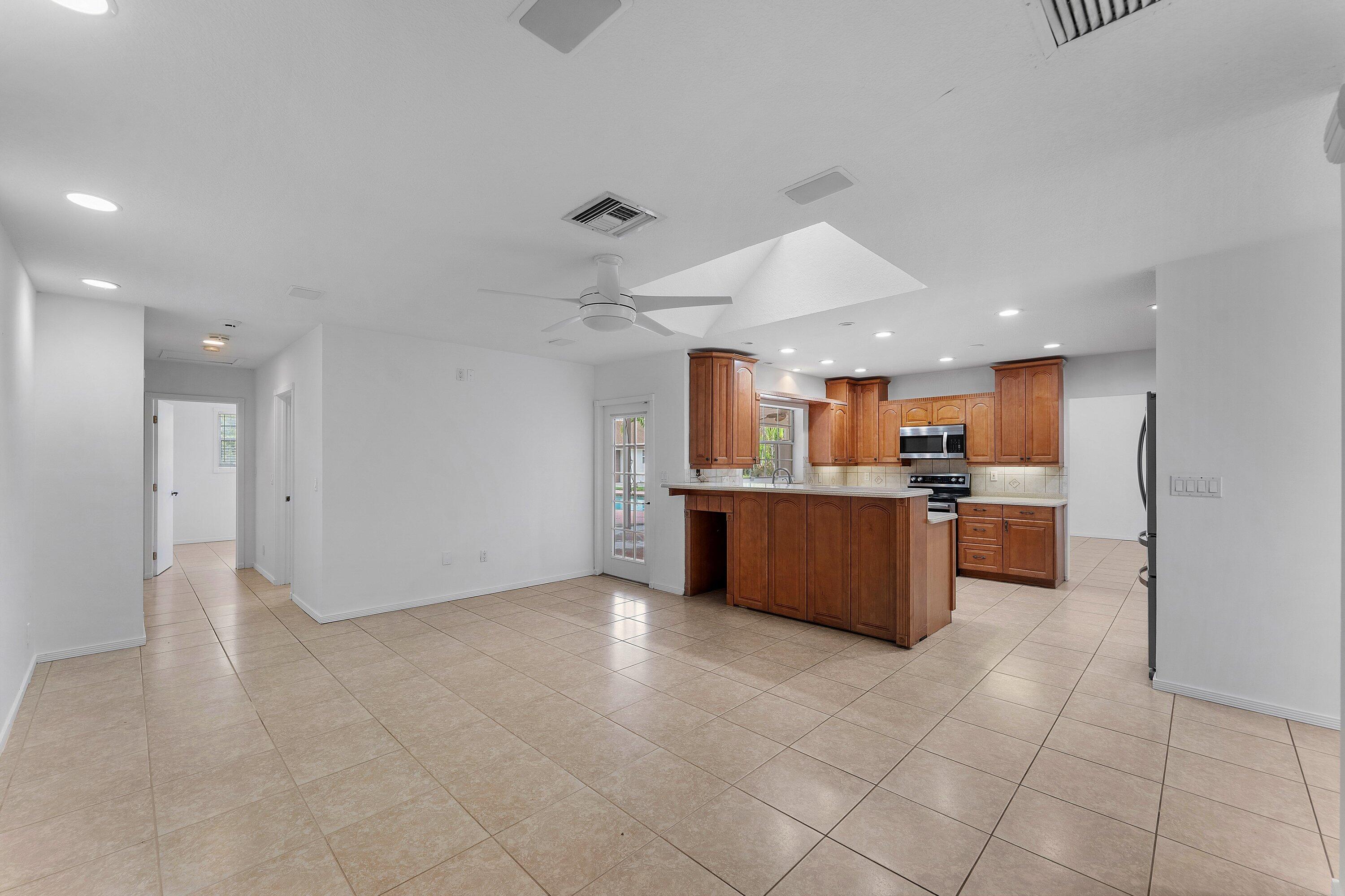 PALM BEACH FARMS CO 3 - Residential