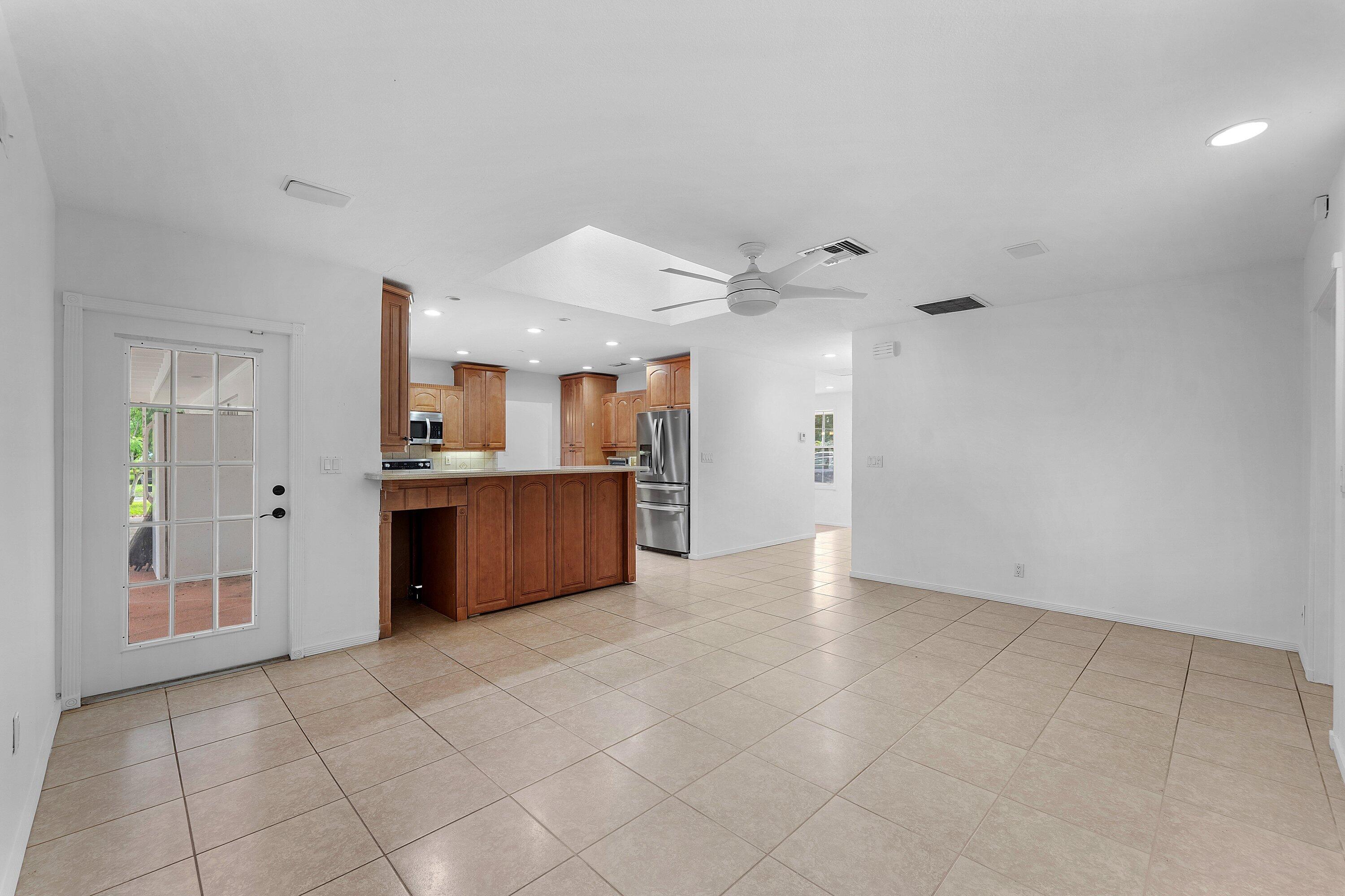 PALM BEACH FARMS CO 3 - Residential