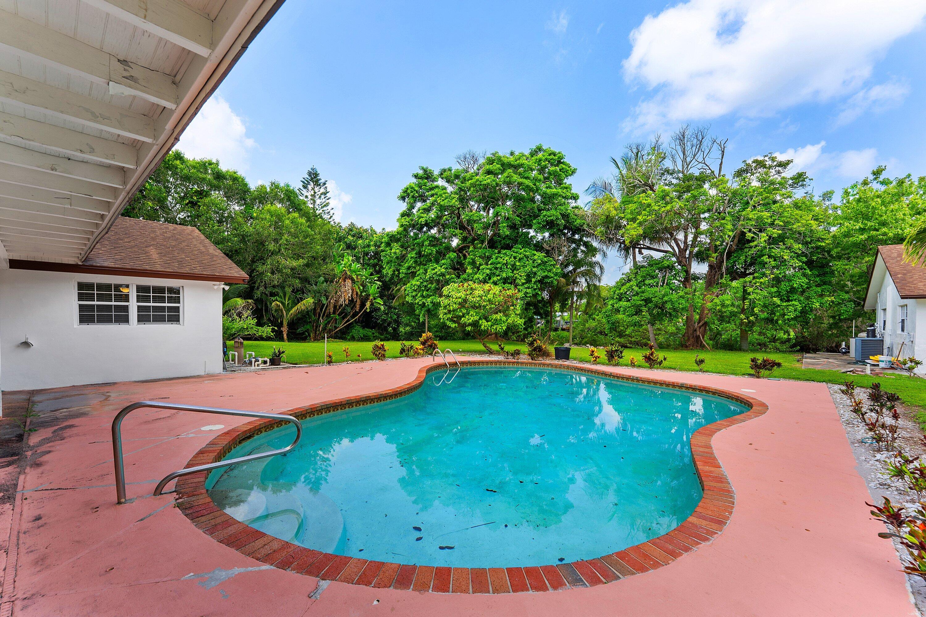 PALM BEACH FARMS CO 3 - Residential