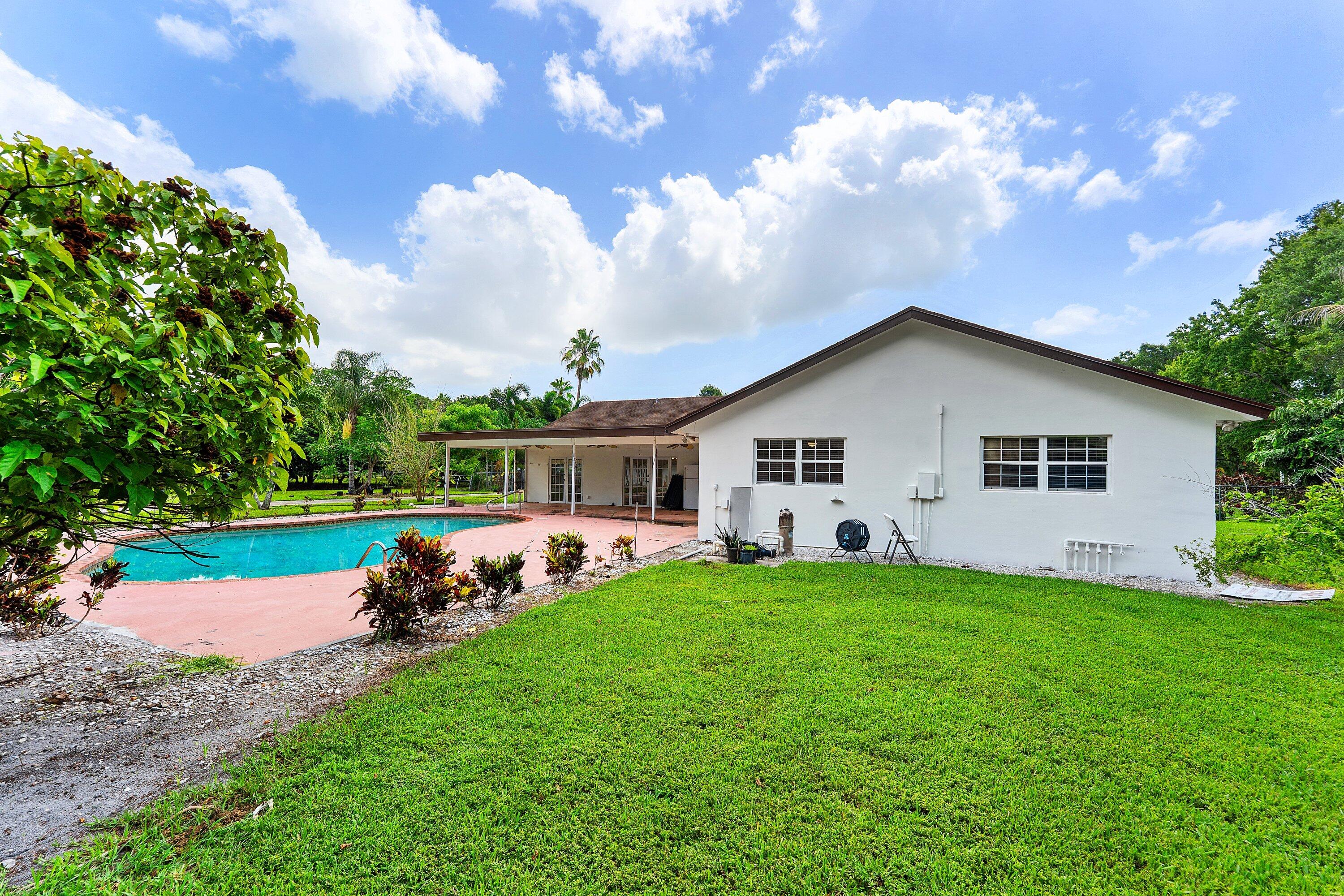 PALM BEACH FARMS CO 3 - Residential