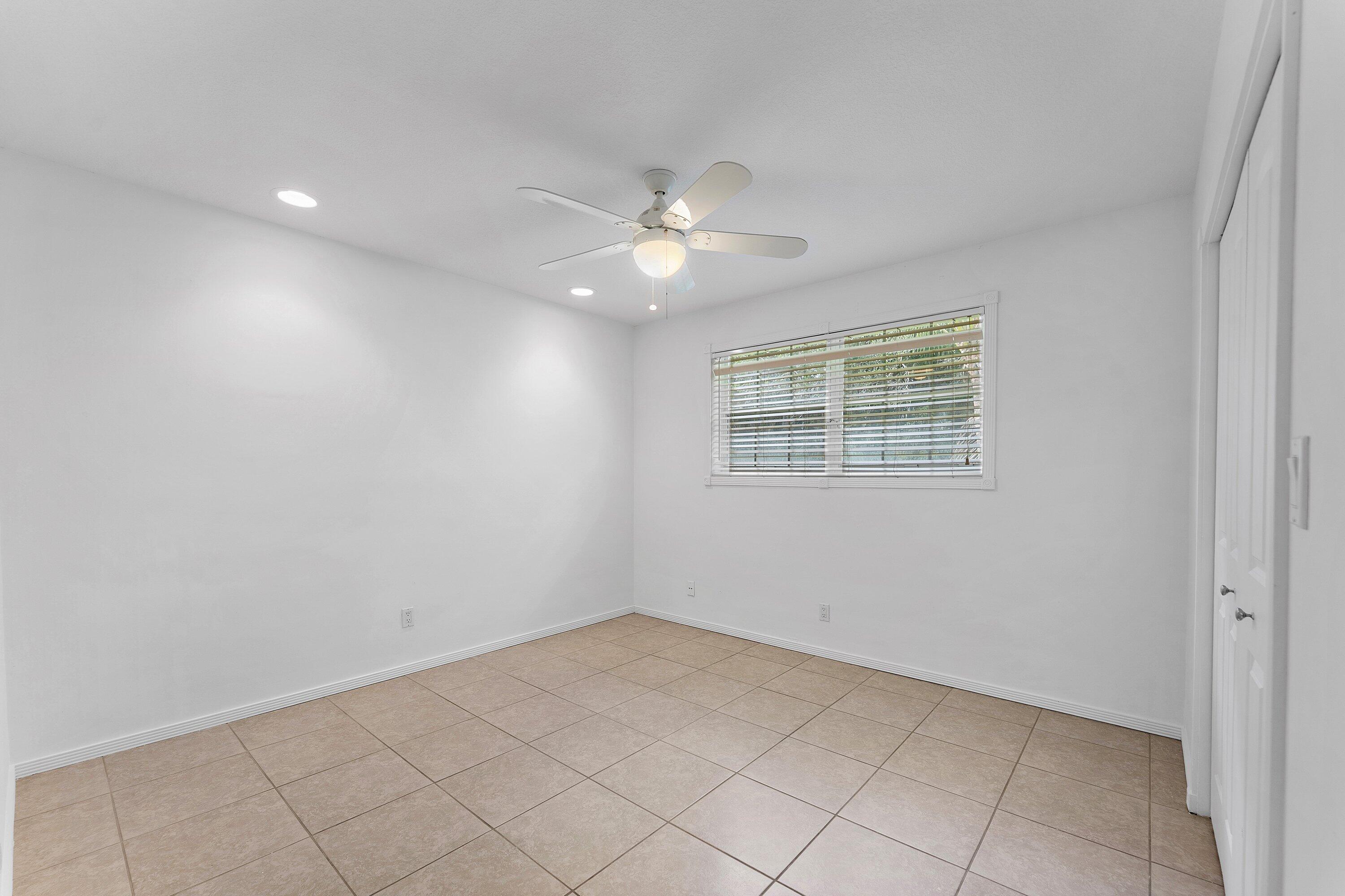 PALM BEACH FARMS CO 3 - Residential