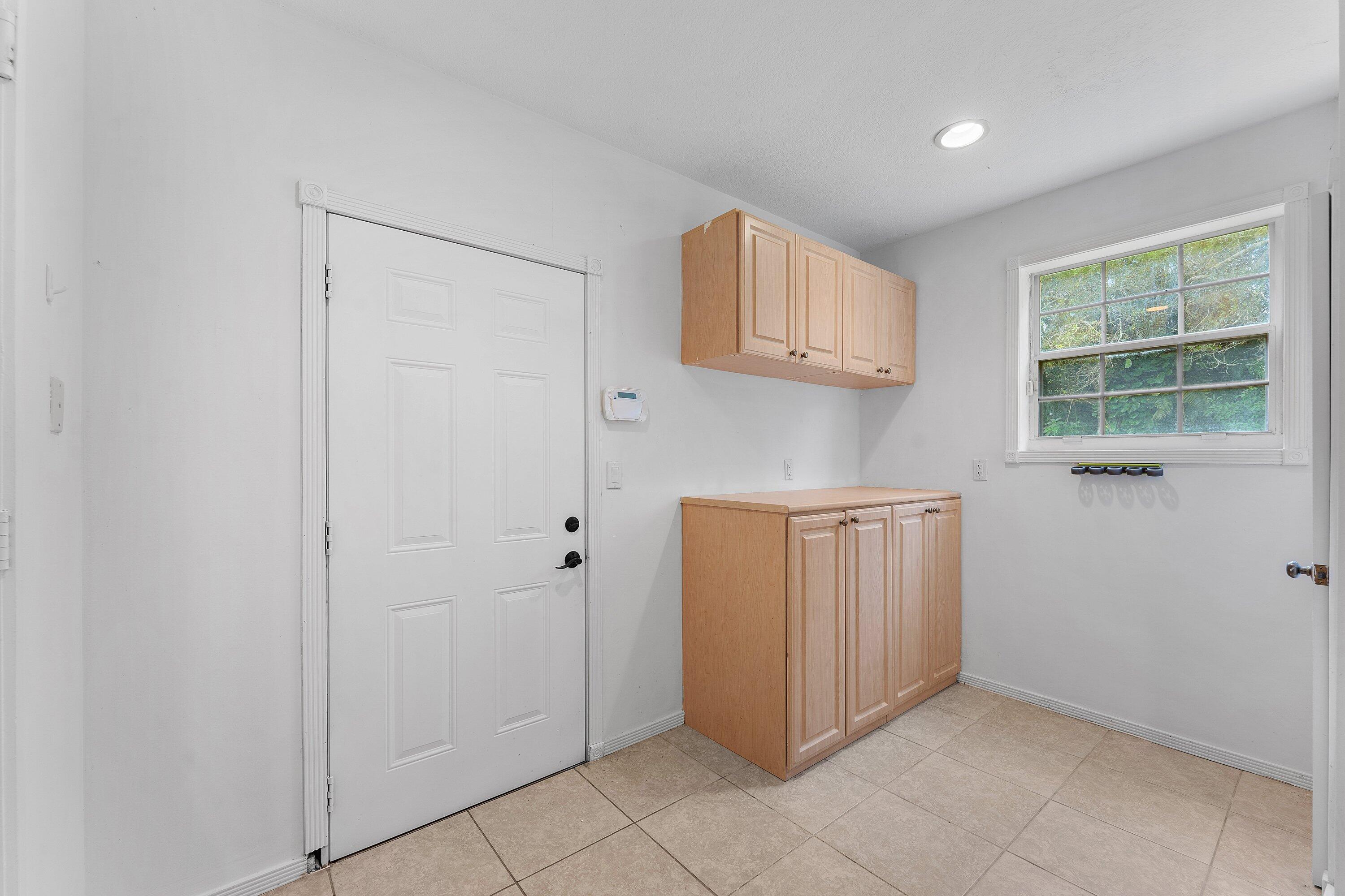 PALM BEACH FARMS CO 3 - Residential