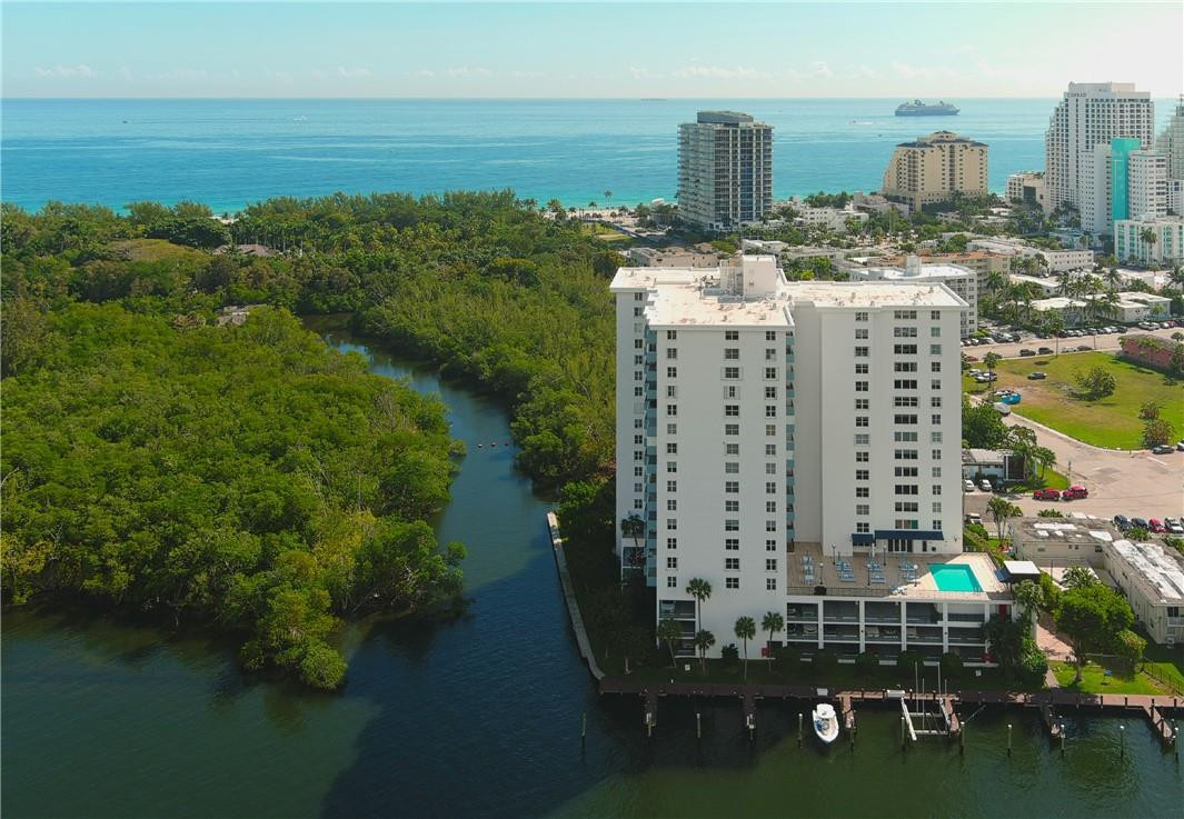 AMERICAS ON THE PARK - Residential