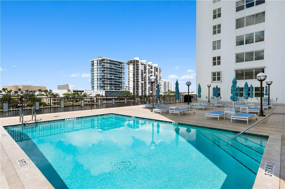 AMERICAS ON THE PARK - Residential