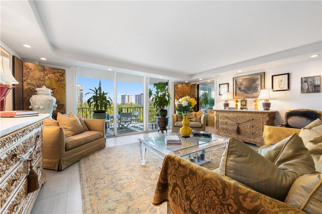 AMERICAS ON THE PARK - Residential