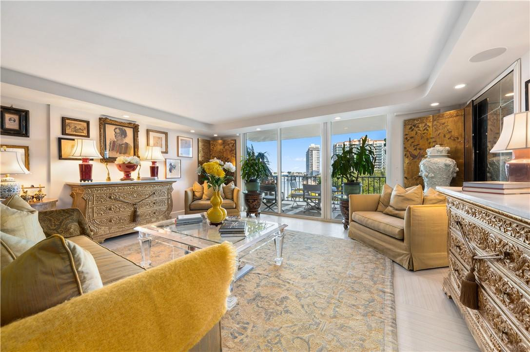 AMERICAS ON THE PARK - Residential