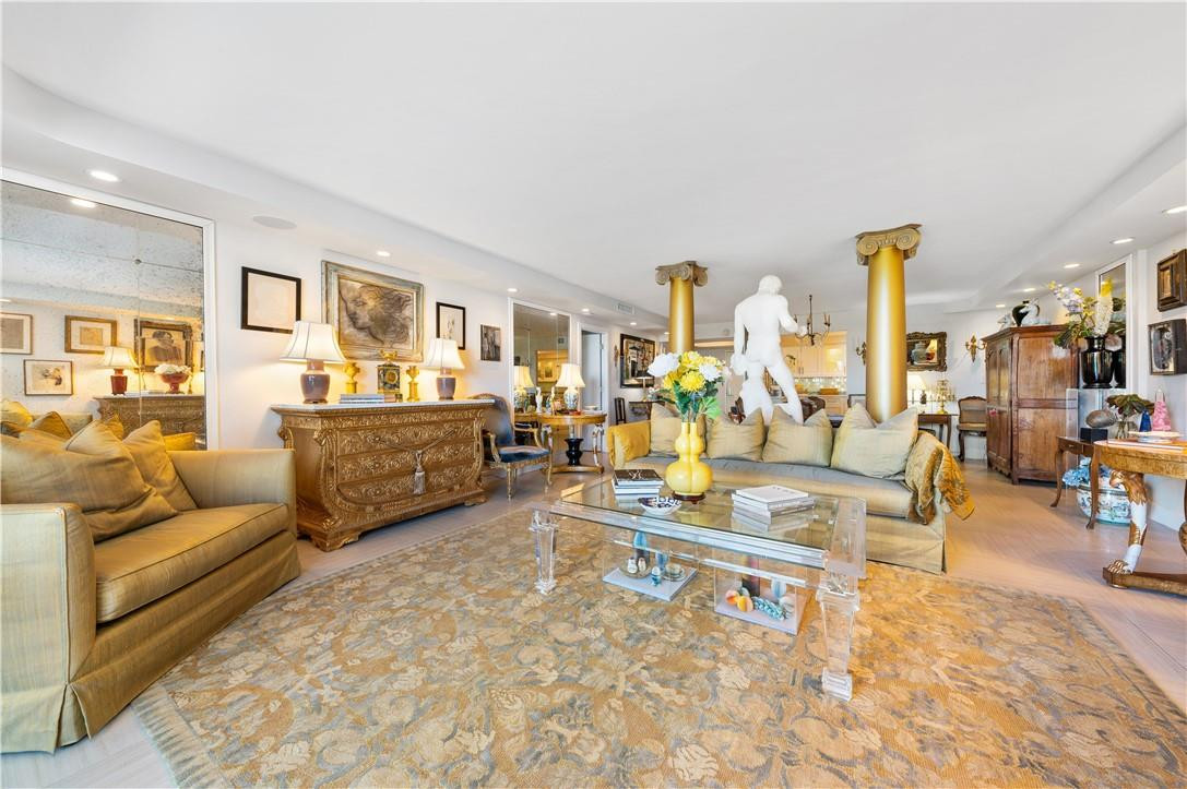 AMERICAS ON THE PARK - Residential