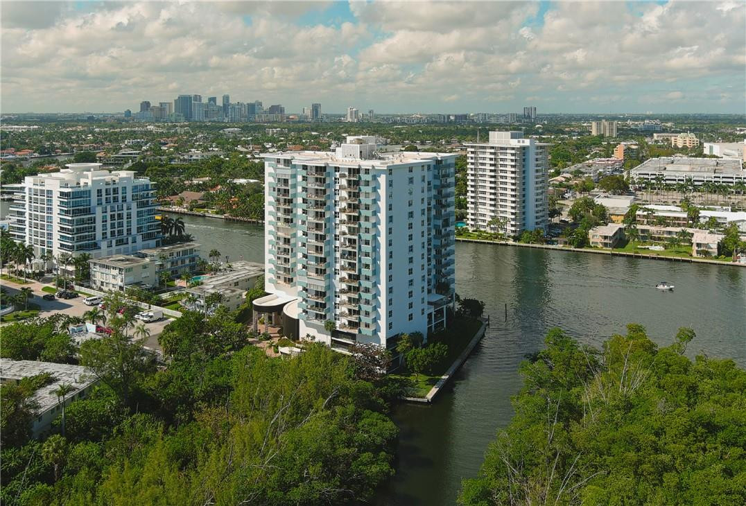 AMERICAS ON THE PARK - Residential