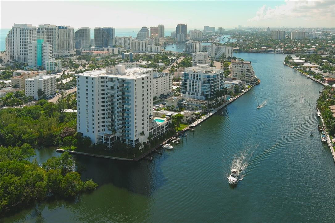AMERICAS ON THE PARK - Residential