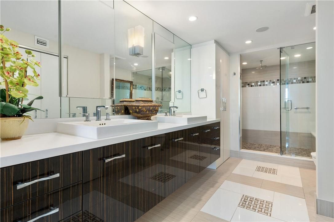 AMERICAS ON THE PARK - Residential