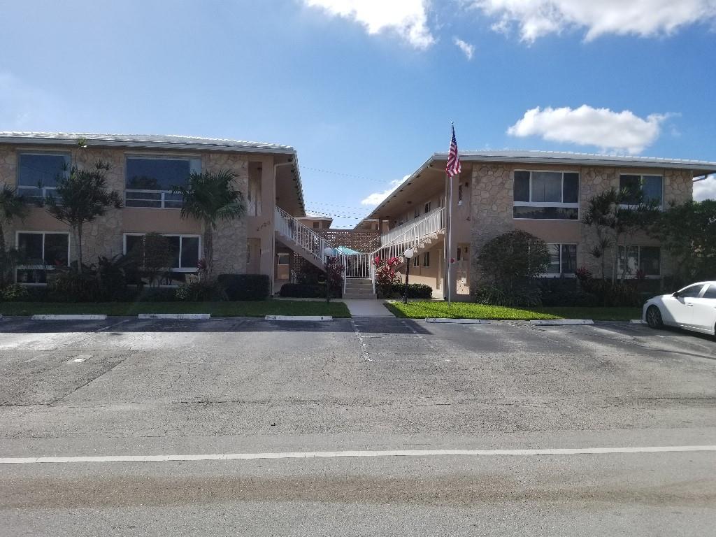 Completely renovated boutique style condo with new bathrooms, quartz counter tops, New flooring, W/D, crown molding and more.  Marina Area, well maintained, low HOA Fees, pets allowed under 25lbs., Don't miss this great opportunity, won't last long...