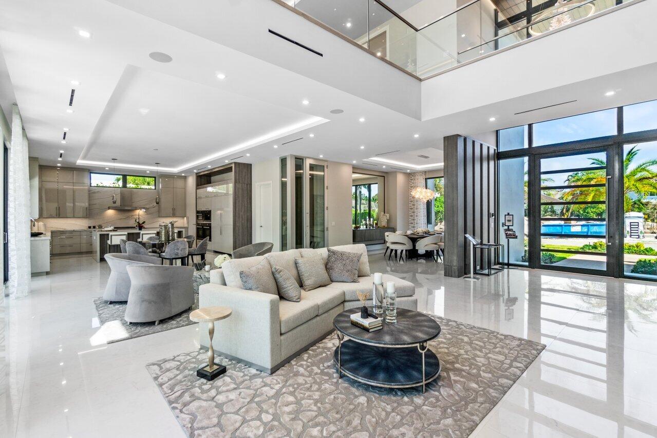ROYAL PALM YACHT & COUNTRY CLUB - Residential
