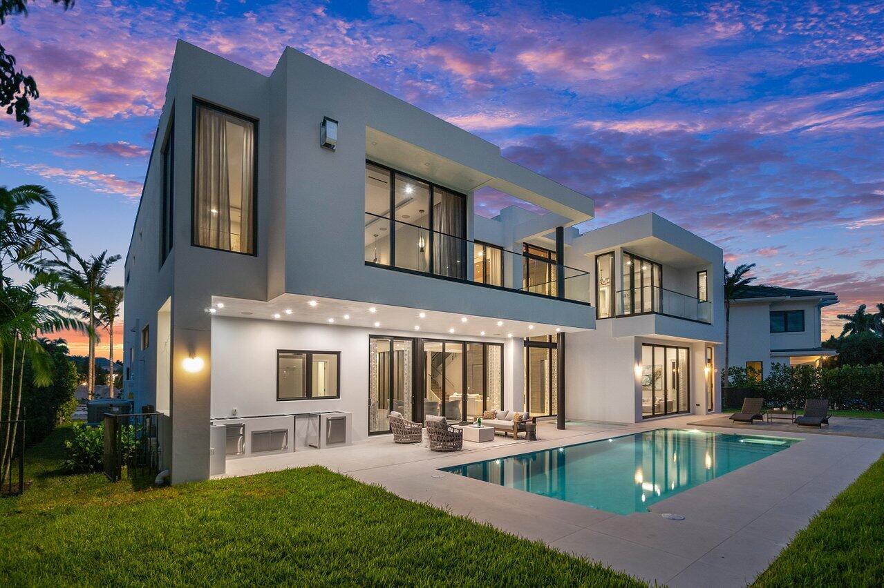 ROYAL PALM YACHT & COUNTRY CLUB - Residential