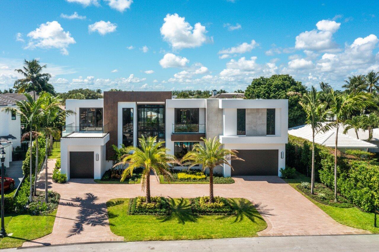 ROYAL PALM YACHT & COUNTRY CLUB - Residential