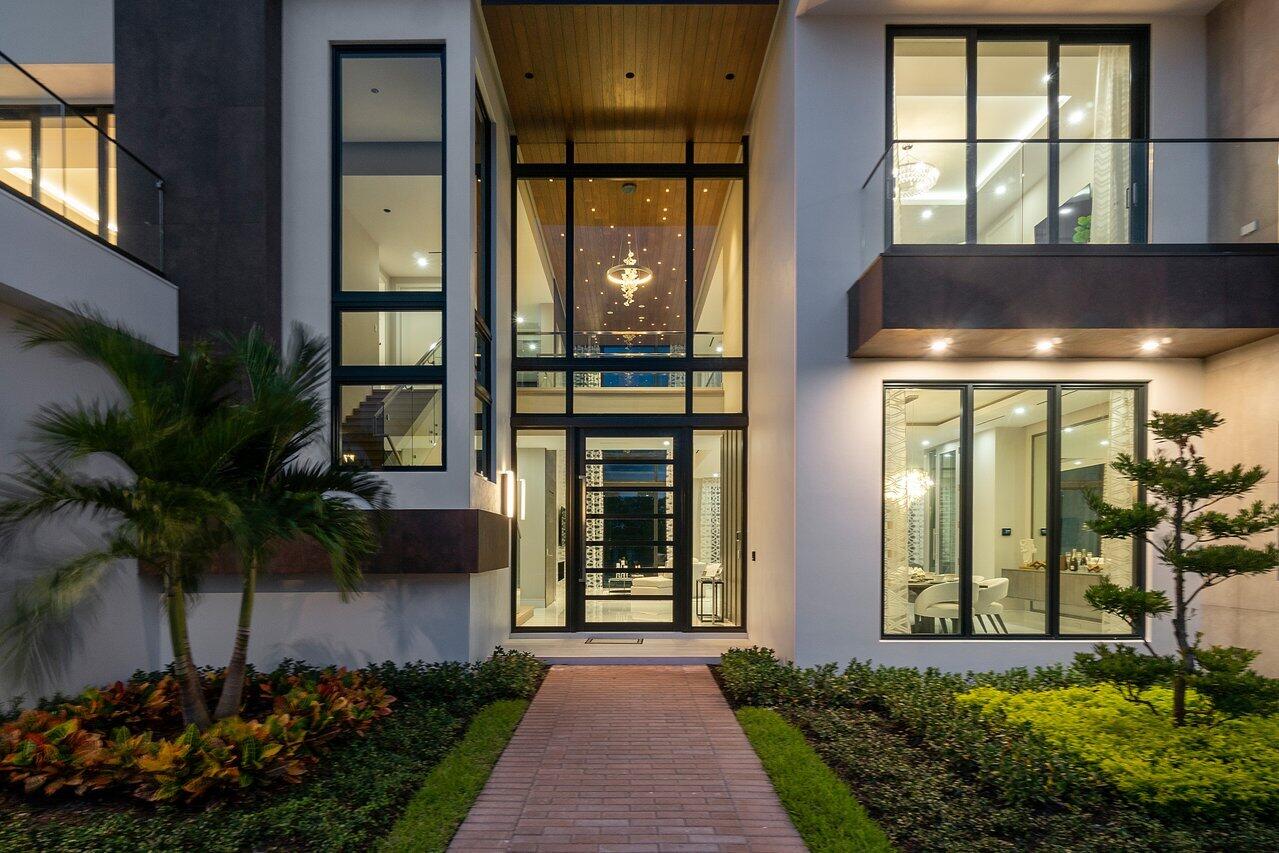 ROYAL PALM YACHT & COUNTRY CLUB - Residential
