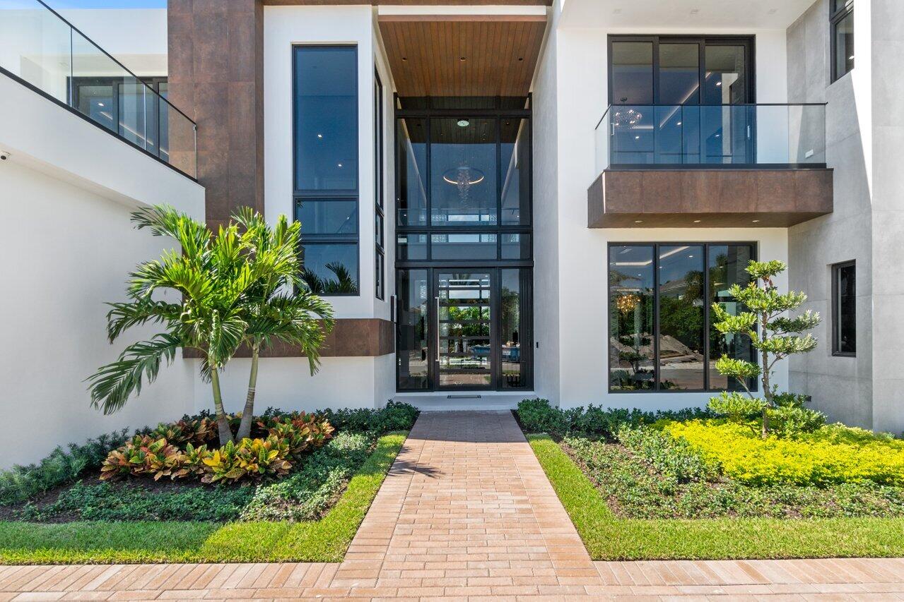 ROYAL PALM YACHT & COUNTRY CLUB - Residential