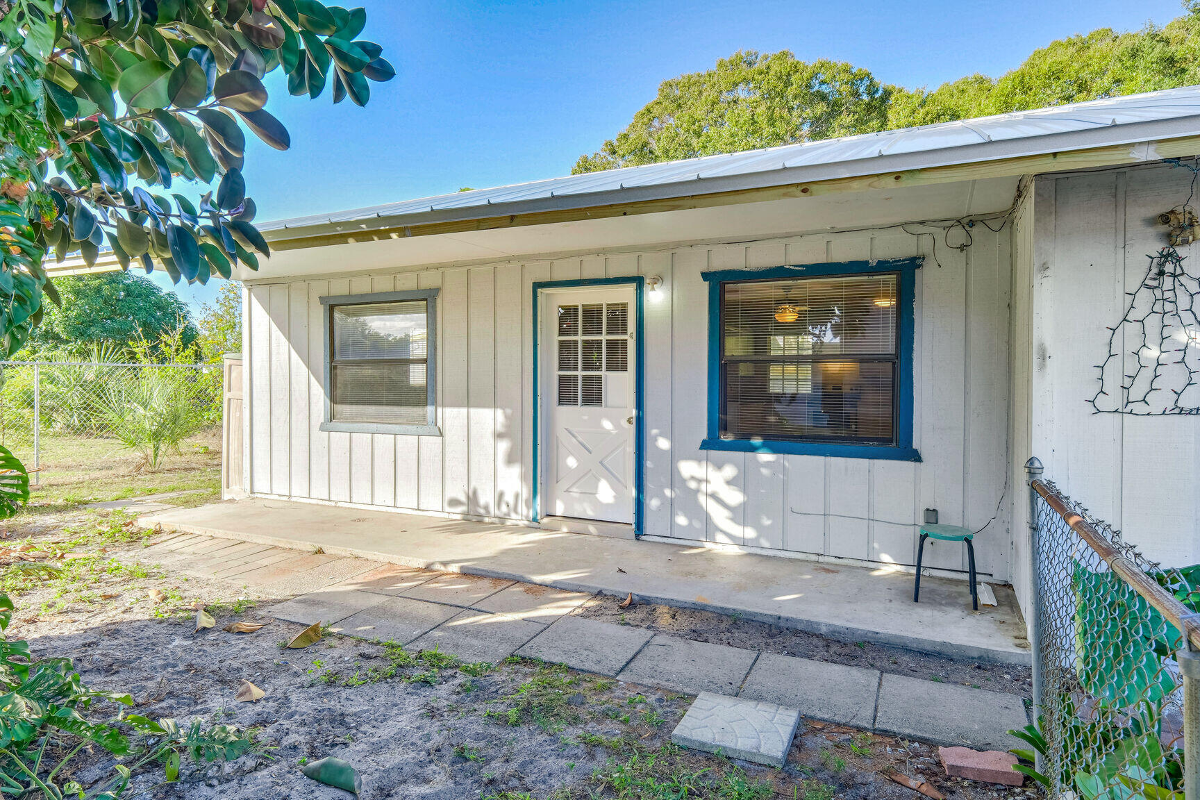 SILVER LAKE PARK ADDITION - Residential Lease