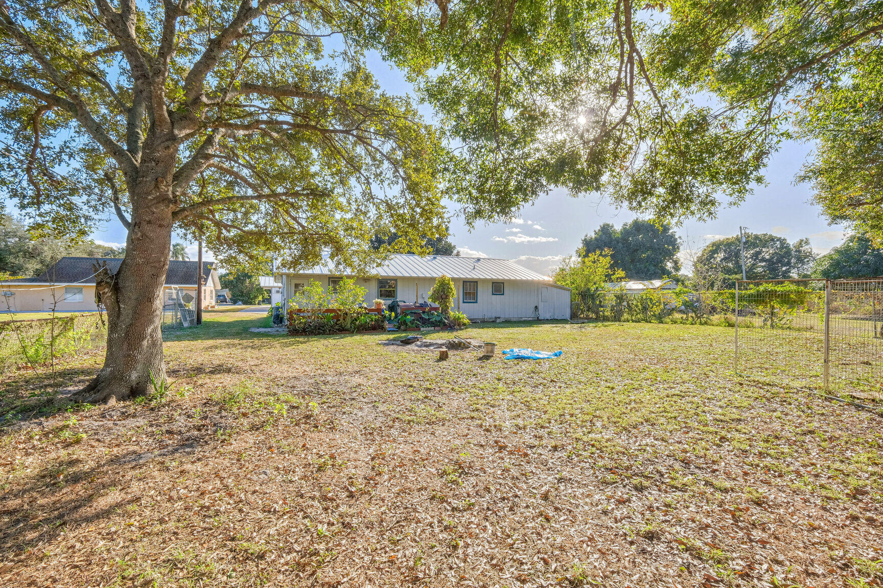 SILVER LAKE PARK ADDITION - Residential Lease