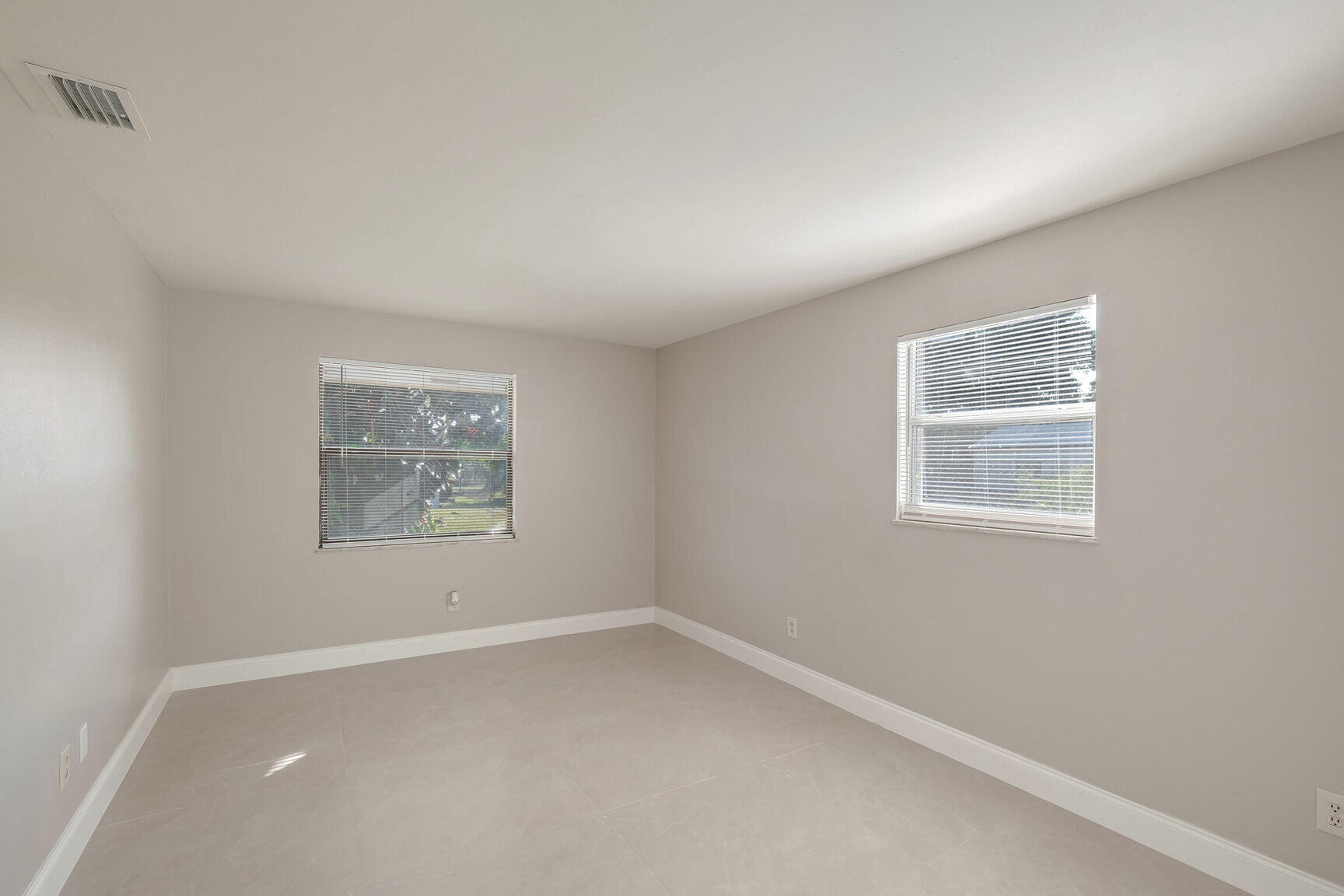 SILVER LAKE PARK ADDITION - Residential Lease