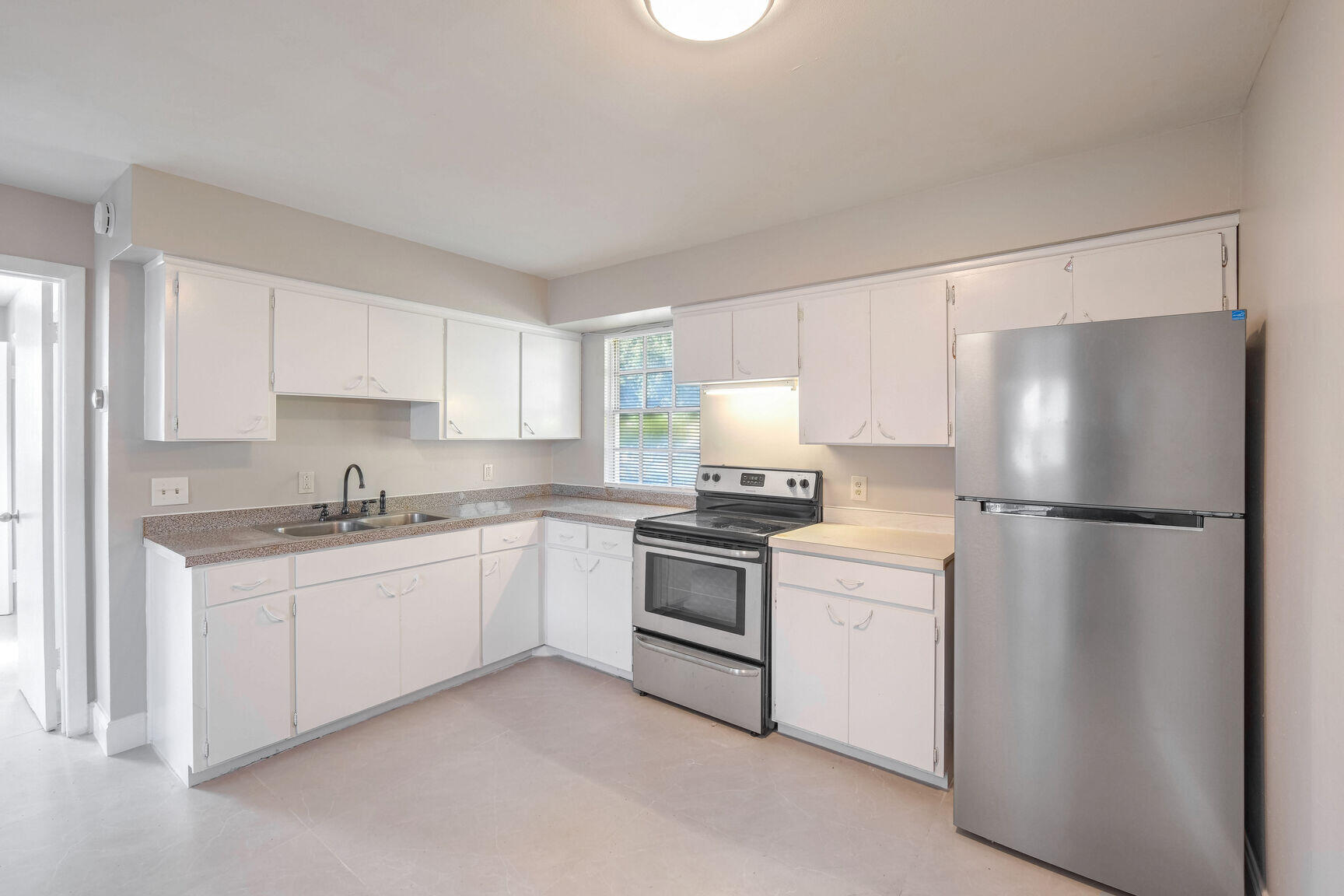 SILVER LAKE PARK ADDITION - Residential Lease