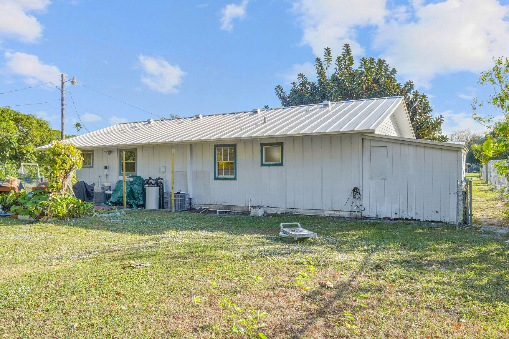 SILVER LAKE PARK ADDITION - Residential Lease