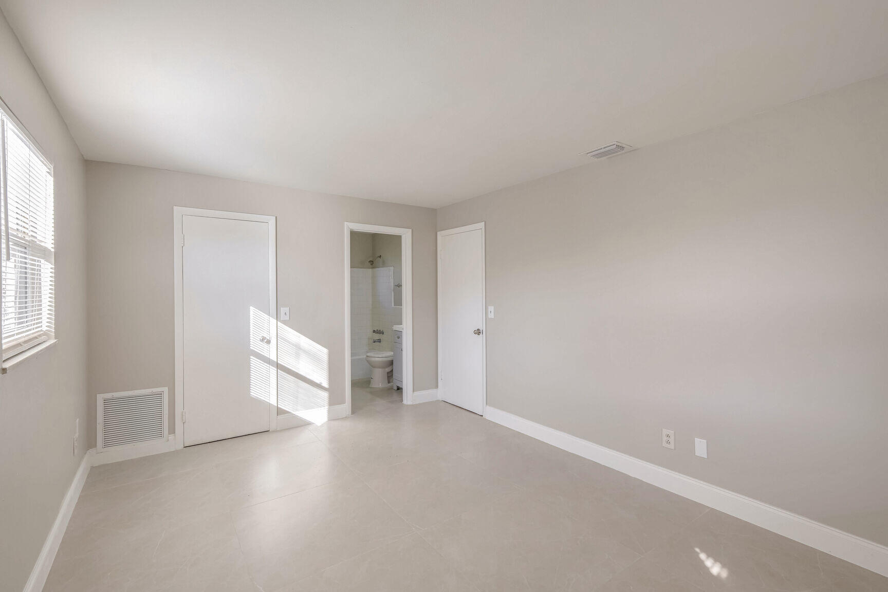 SILVER LAKE PARK ADDITION - Residential Lease