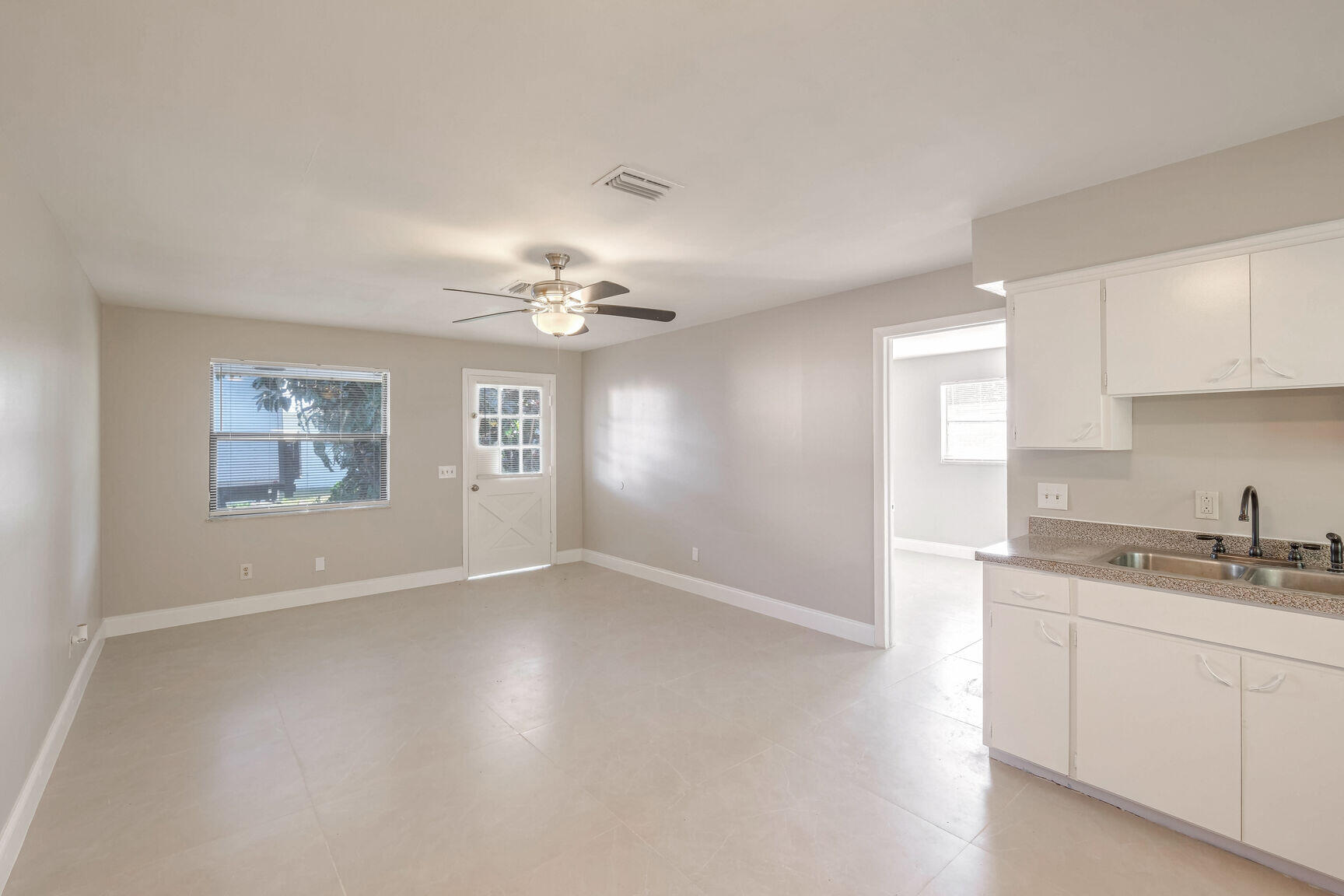 SILVER LAKE PARK ADDITION - Residential Lease