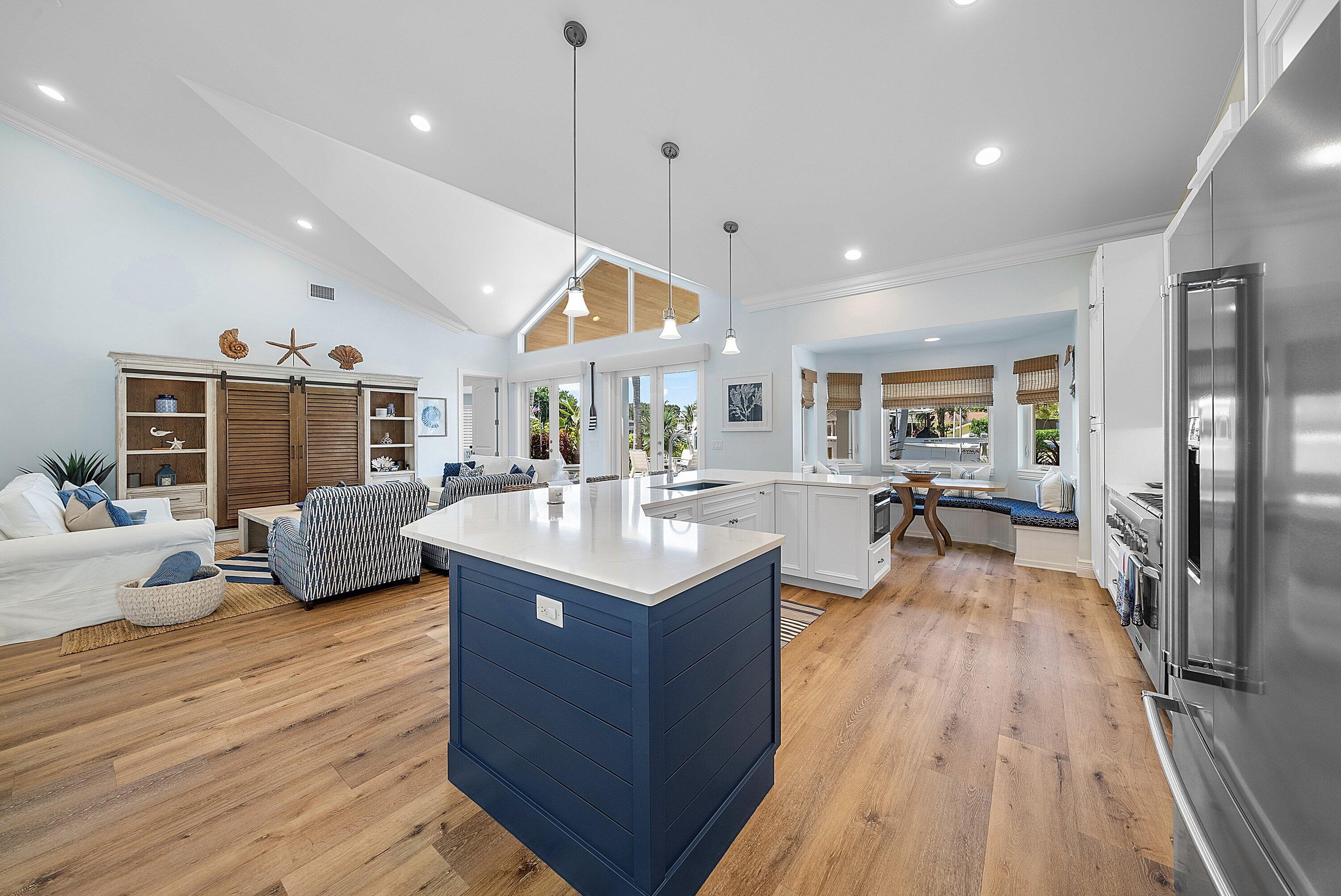 RIO VISTA OF ISLAND SHORES - Residential