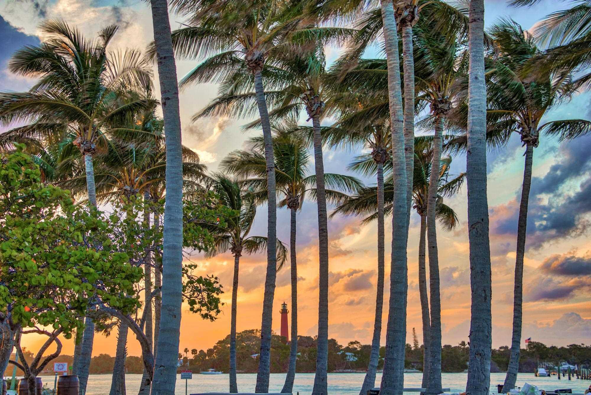 RIO VISTA OF ISLAND SHORES - Residential