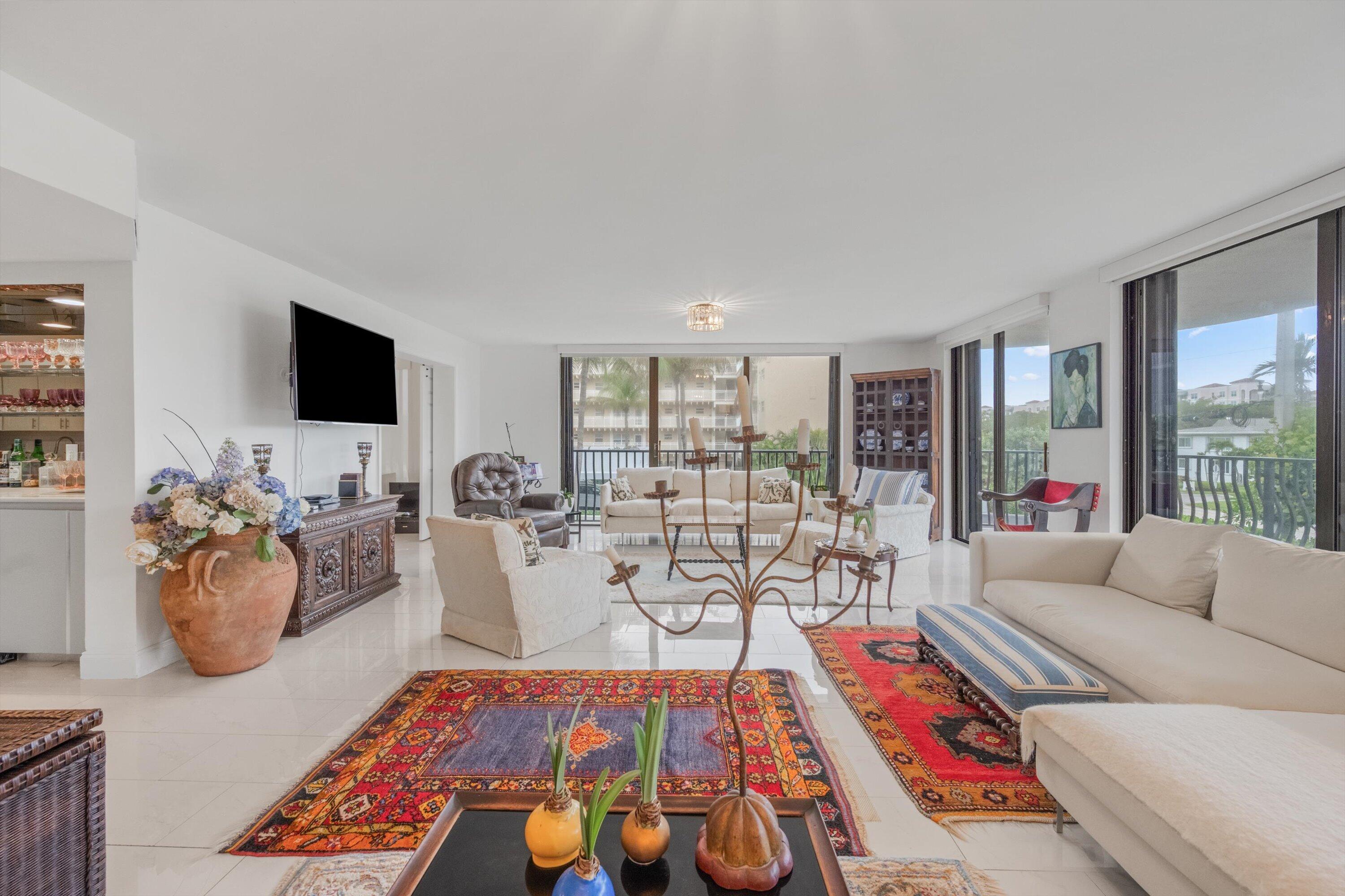 LA PENSEE CONDO - Residential